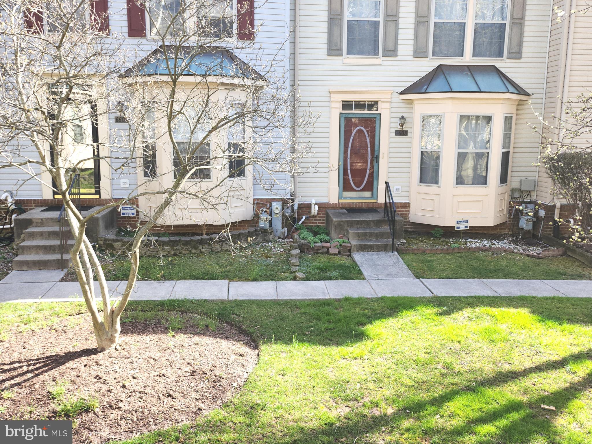 CROMWELL FOUNTAIN - Residential