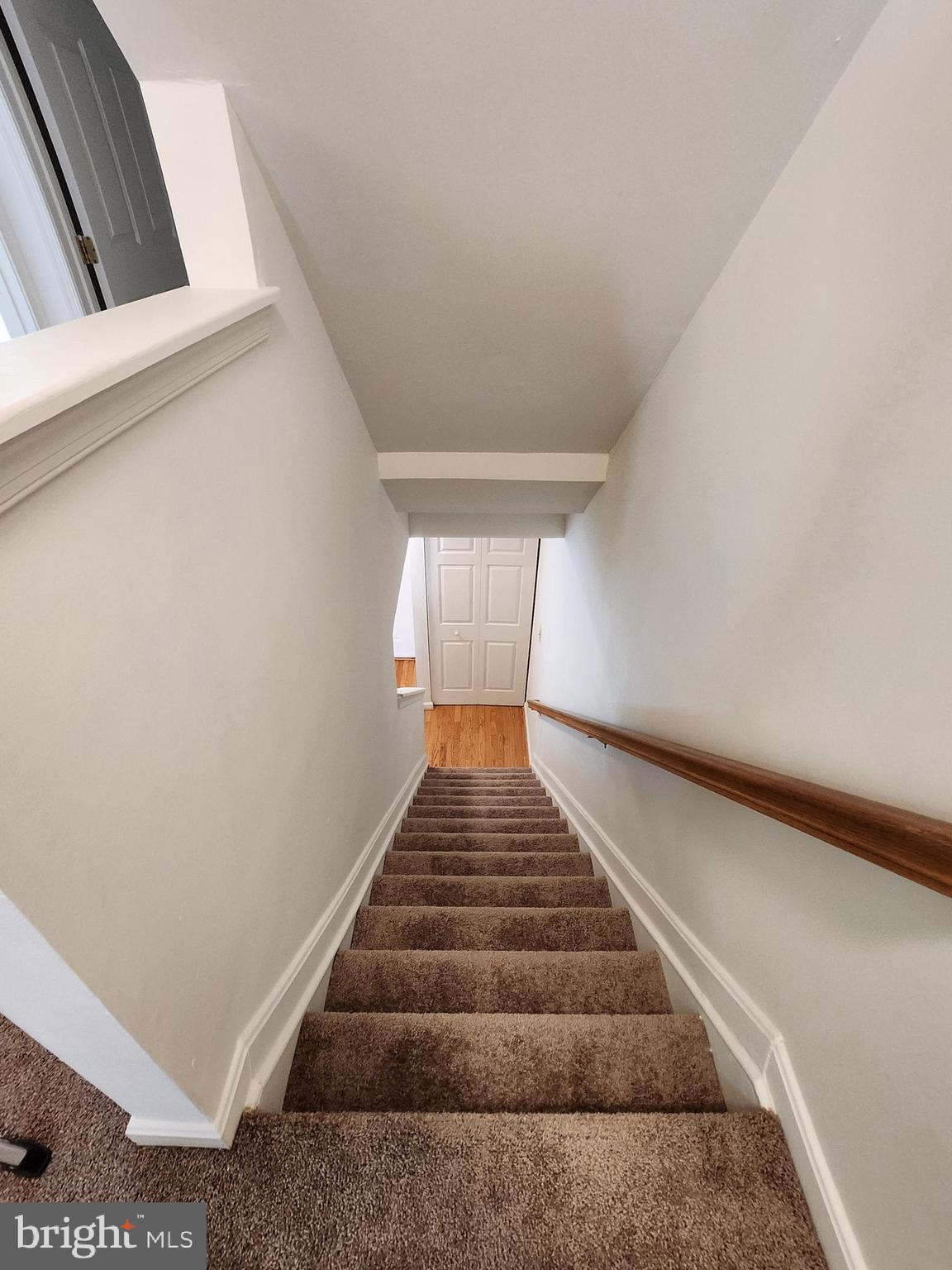 CROMWELL FOUNTAIN - Residential