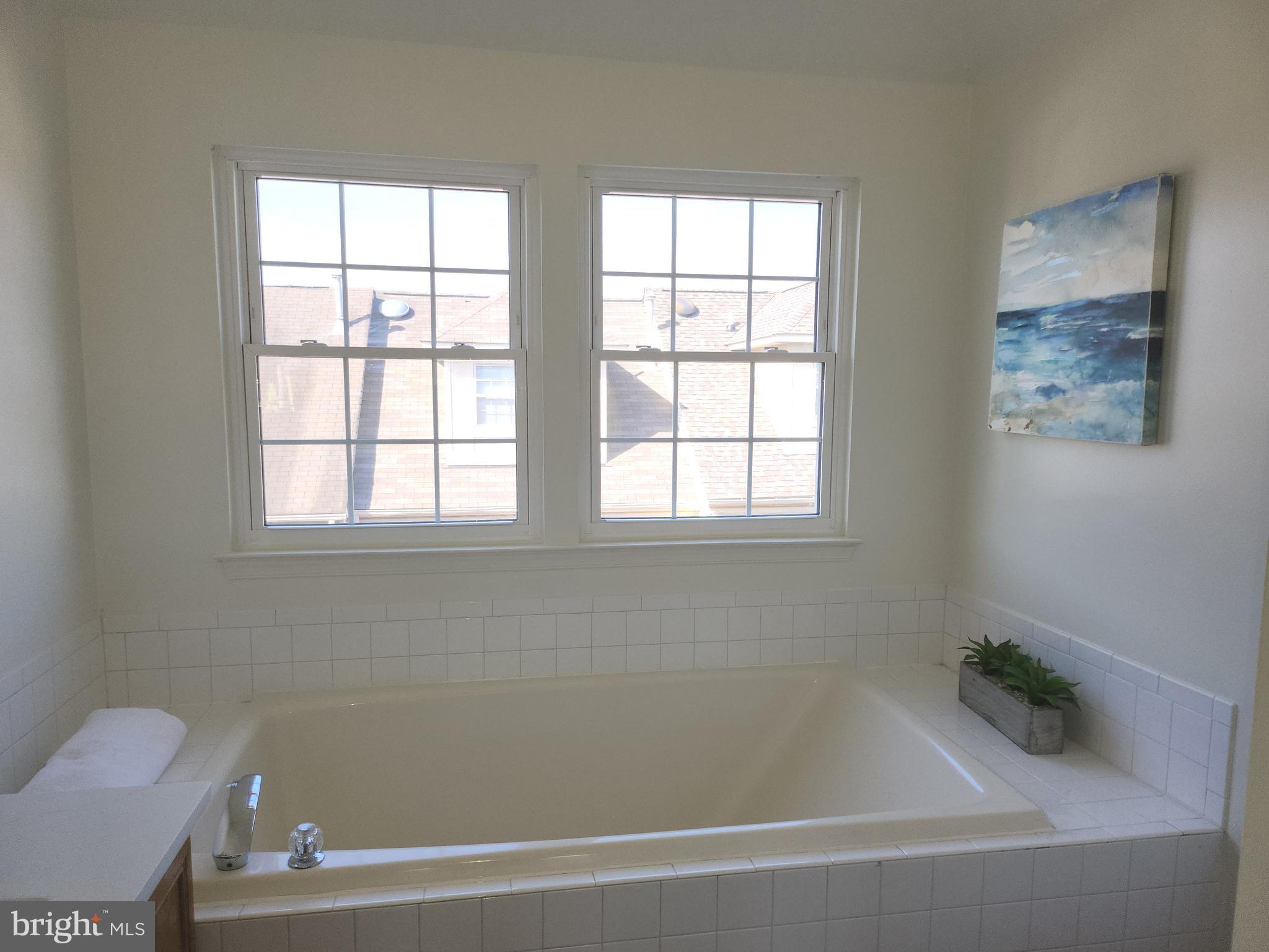 CROMWELL FOUNTAIN - Residential