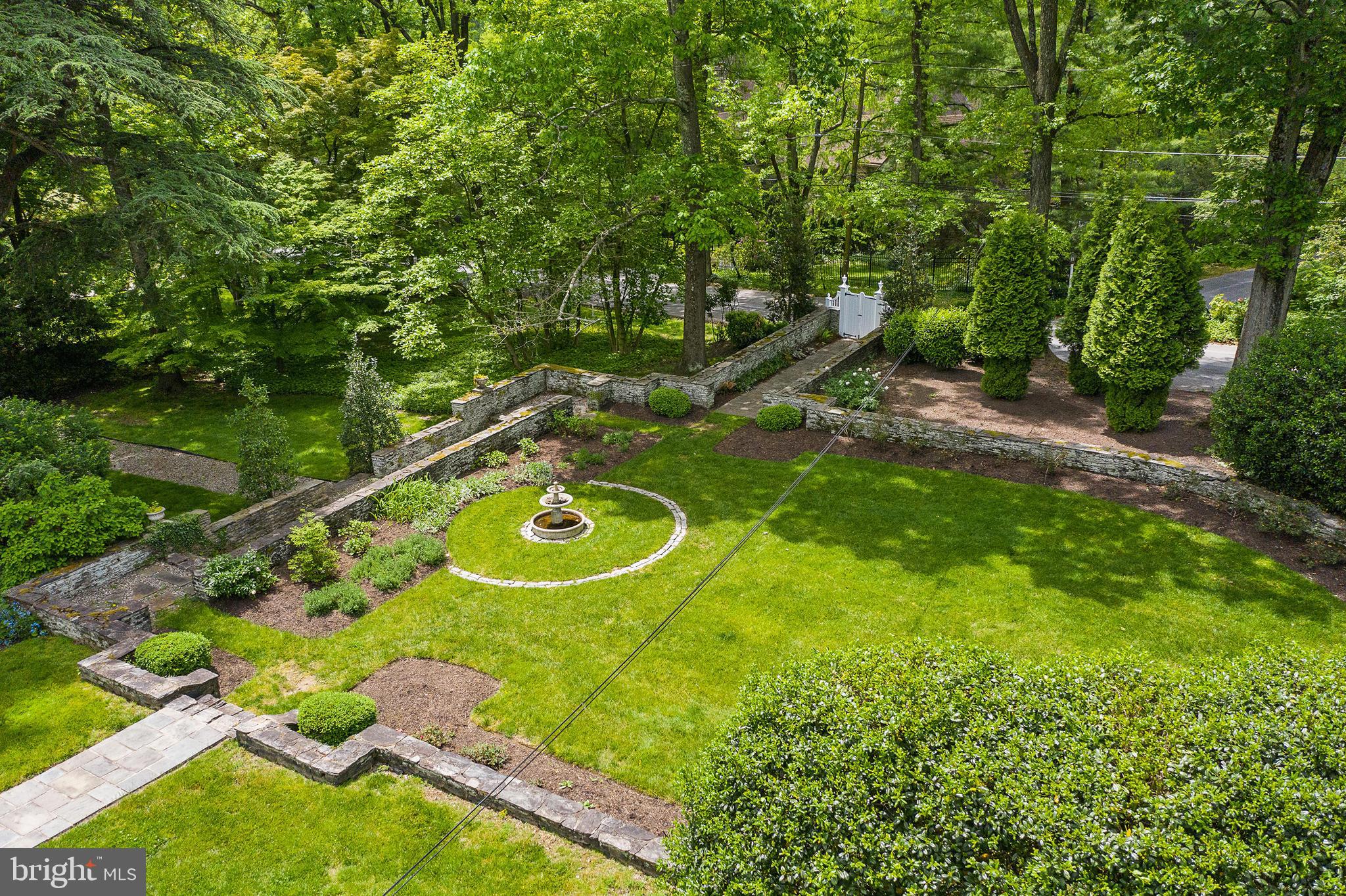 LAFAYETTE HILL - Residential