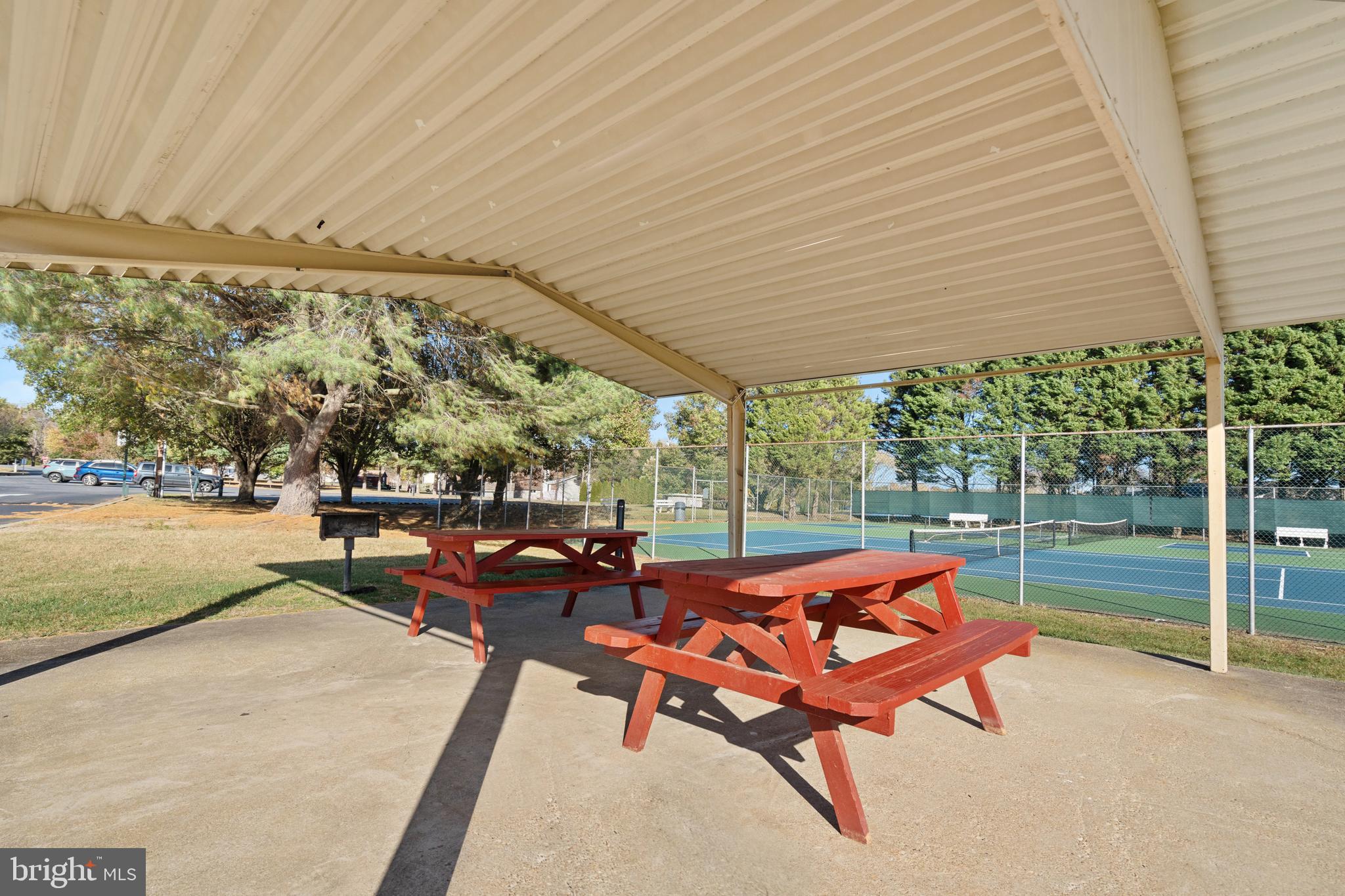 LAKE CAROLINE - Residential