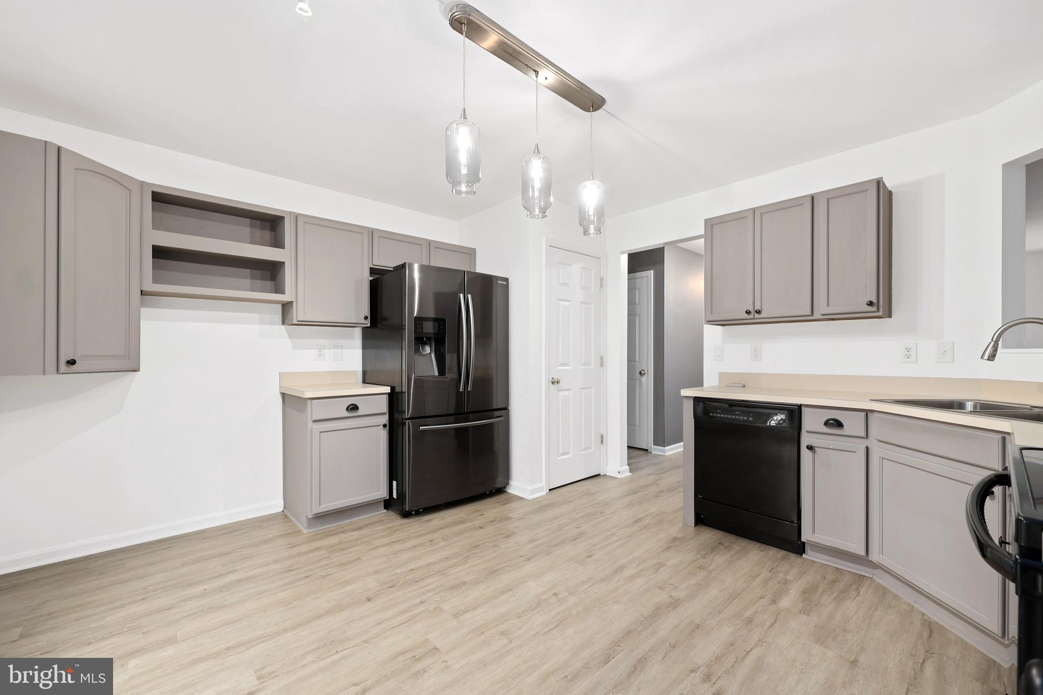 LAKE CAROLINE - Residential