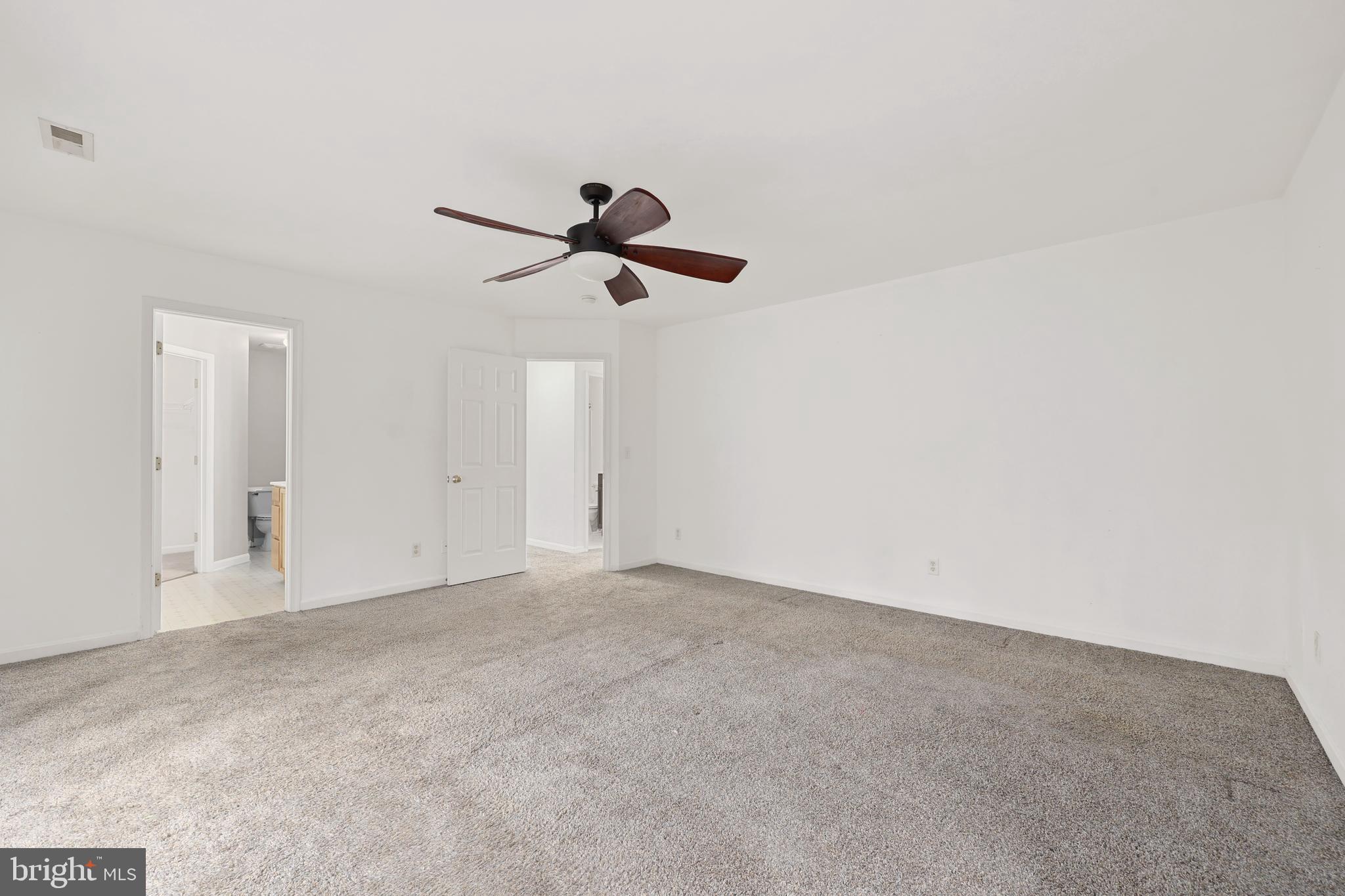 LAKE CAROLINE - Residential