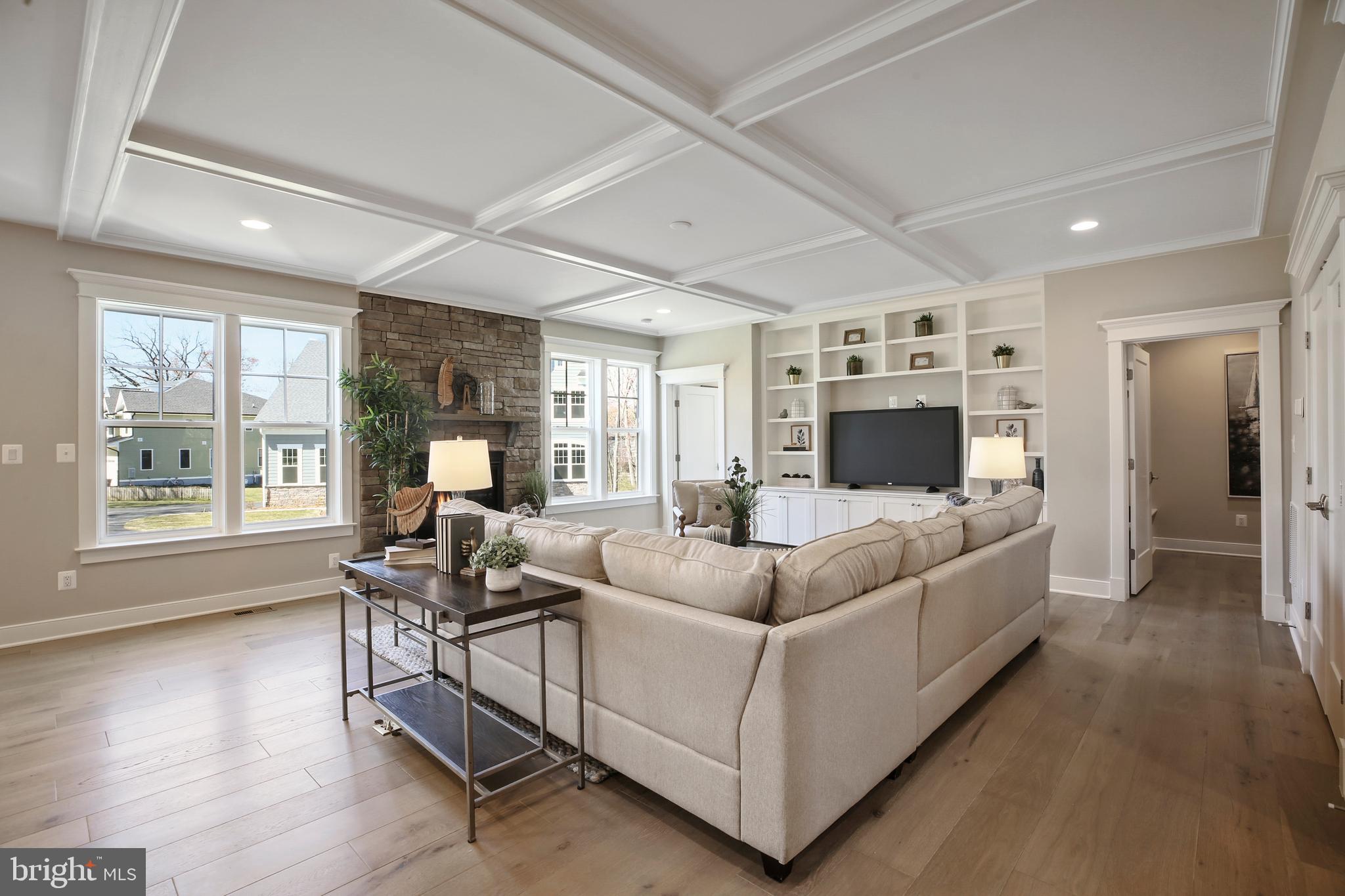 BRADDOCK WOODS - Residential