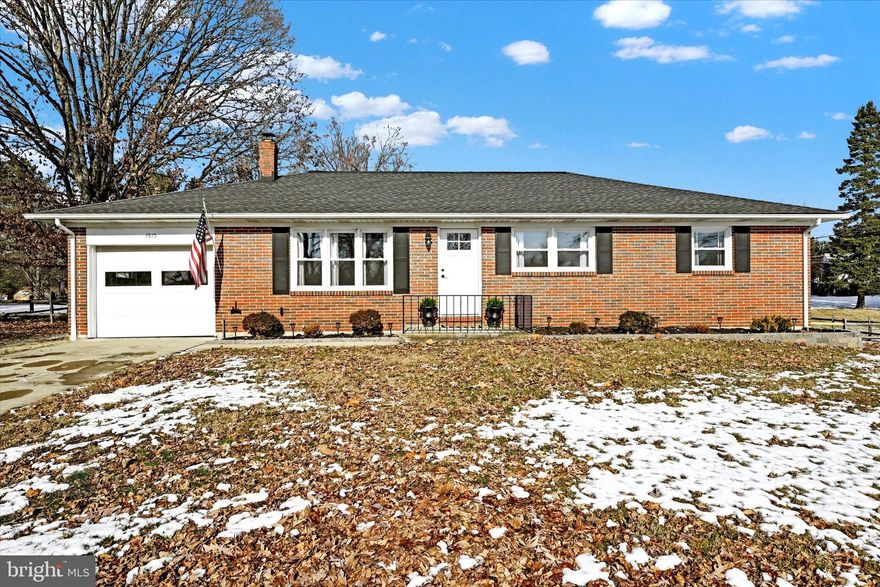 What a great starter home!  It would also work well for someone who wants to keep steps/stairs to a minimum.  The home is neutrally painted with bright white molding & trim.  Hardwood flooring throughout main level except kitchen & bath.  Back yard is fenced with fire pit & plenty of room to move around.  Need additional finished area?  Use your imagination to finished all or part of the lower level.