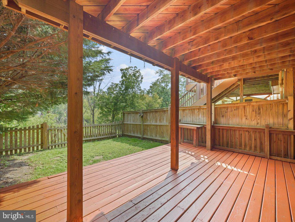 VILLAS LAKE ANITA LOUISE - Residential