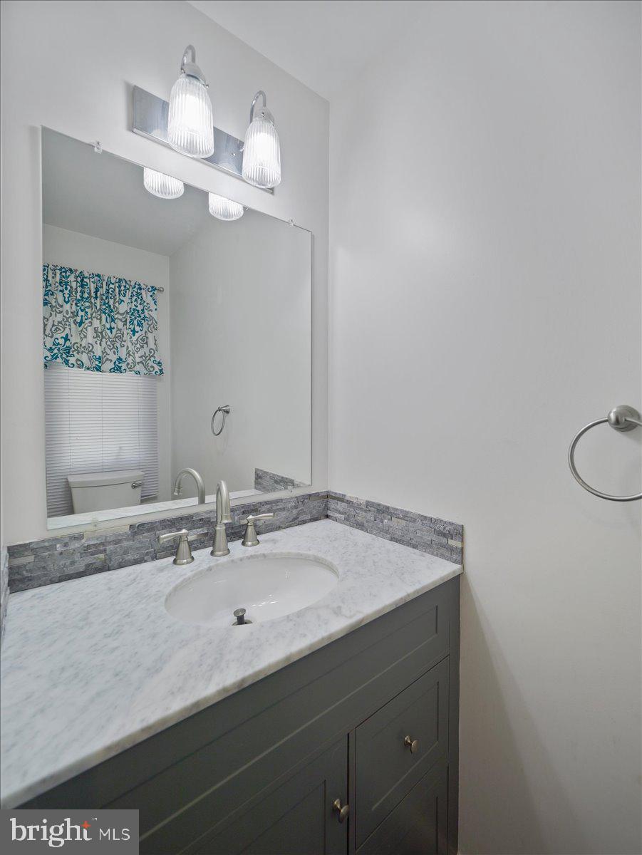 VILLAS LAKE ANITA LOUISE - Residential