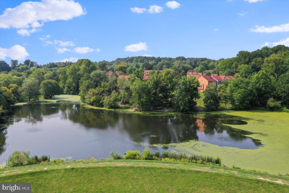 VILLAS LAKE ANITA LOUISE - Residential