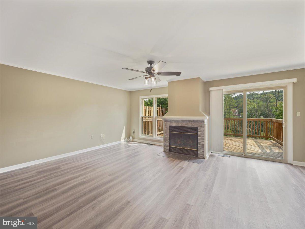 VILLAS LAKE ANITA LOUISE - Residential