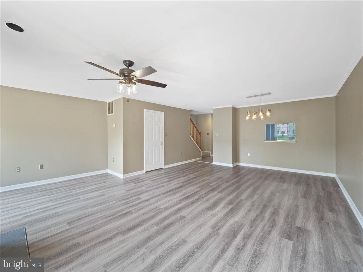 VILLAS LAKE ANITA LOUISE - Residential