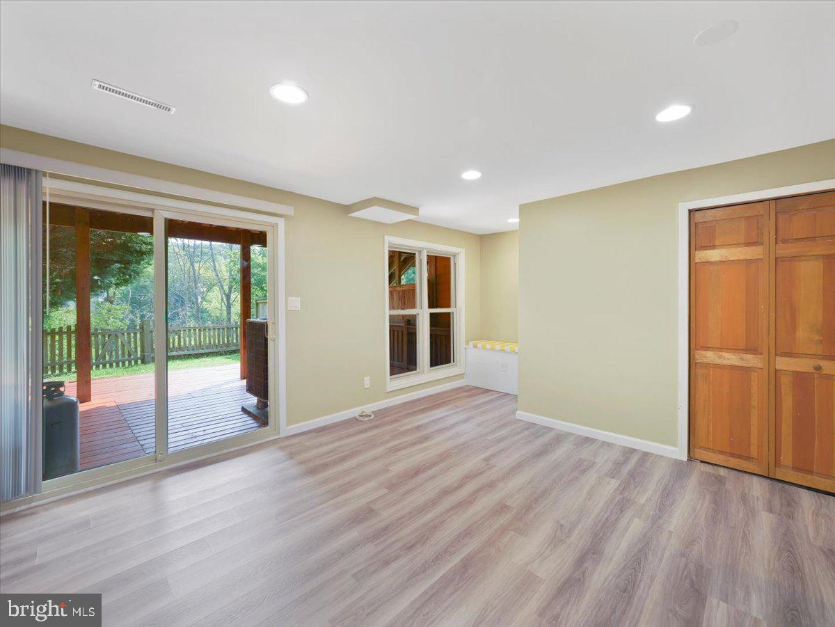 VILLAS LAKE ANITA LOUISE - Residential