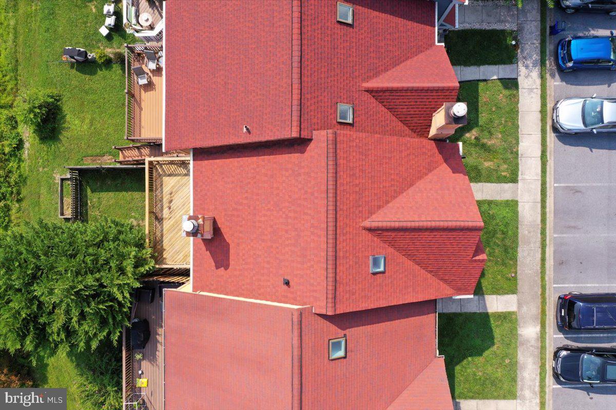 VILLAS LAKE ANITA LOUISE - Residential