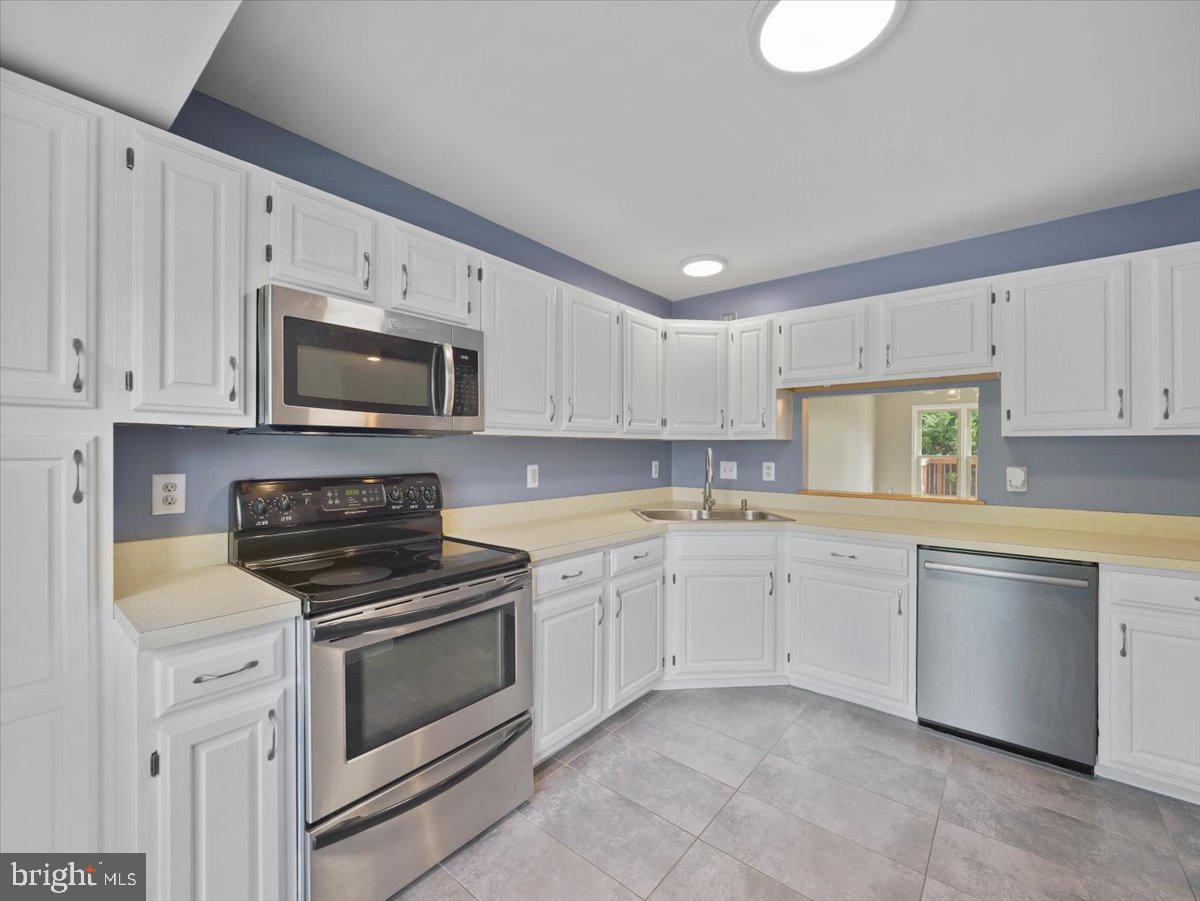 VILLAS LAKE ANITA LOUISE - Residential