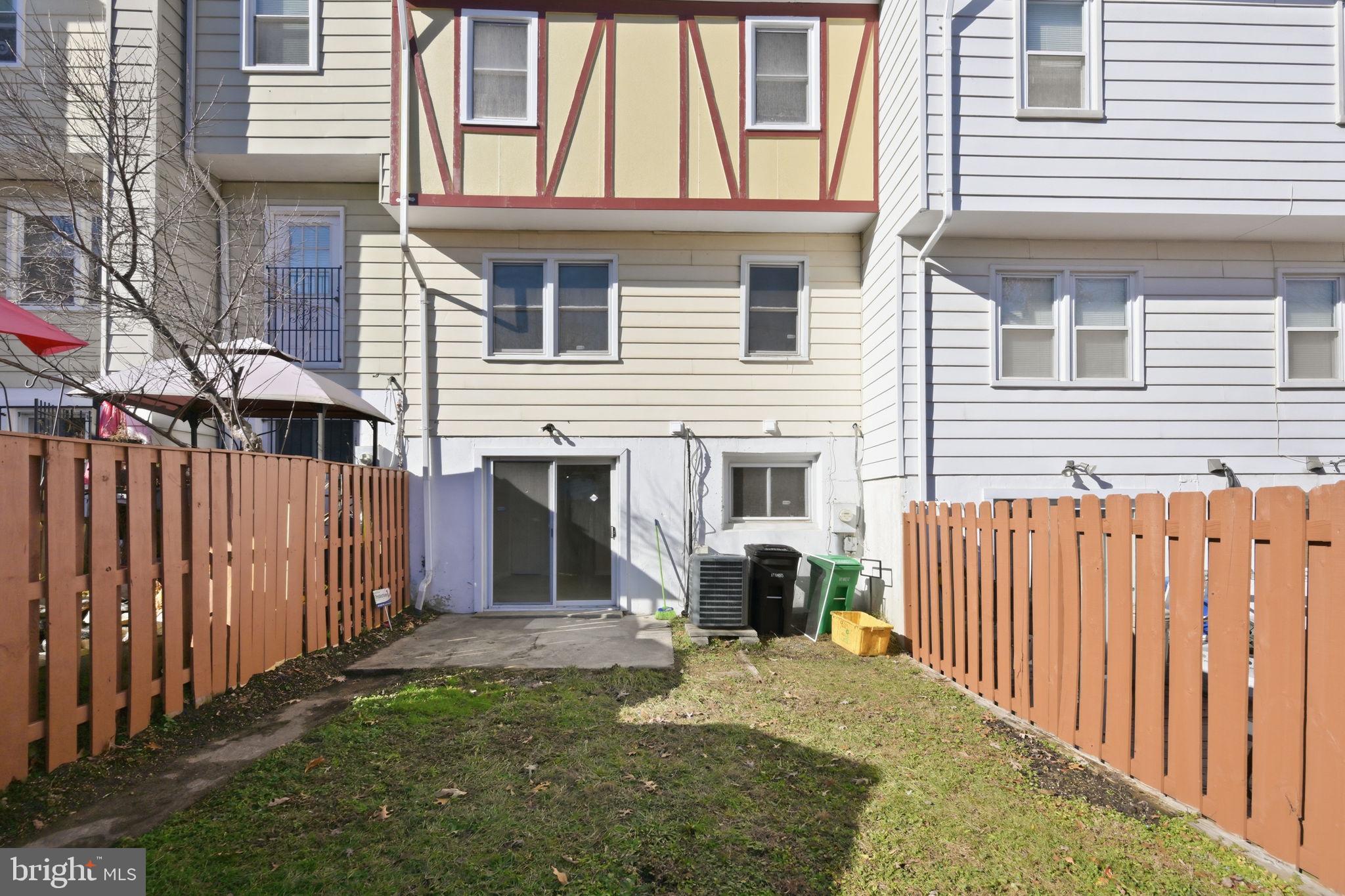 HANSON OAKS - Residential