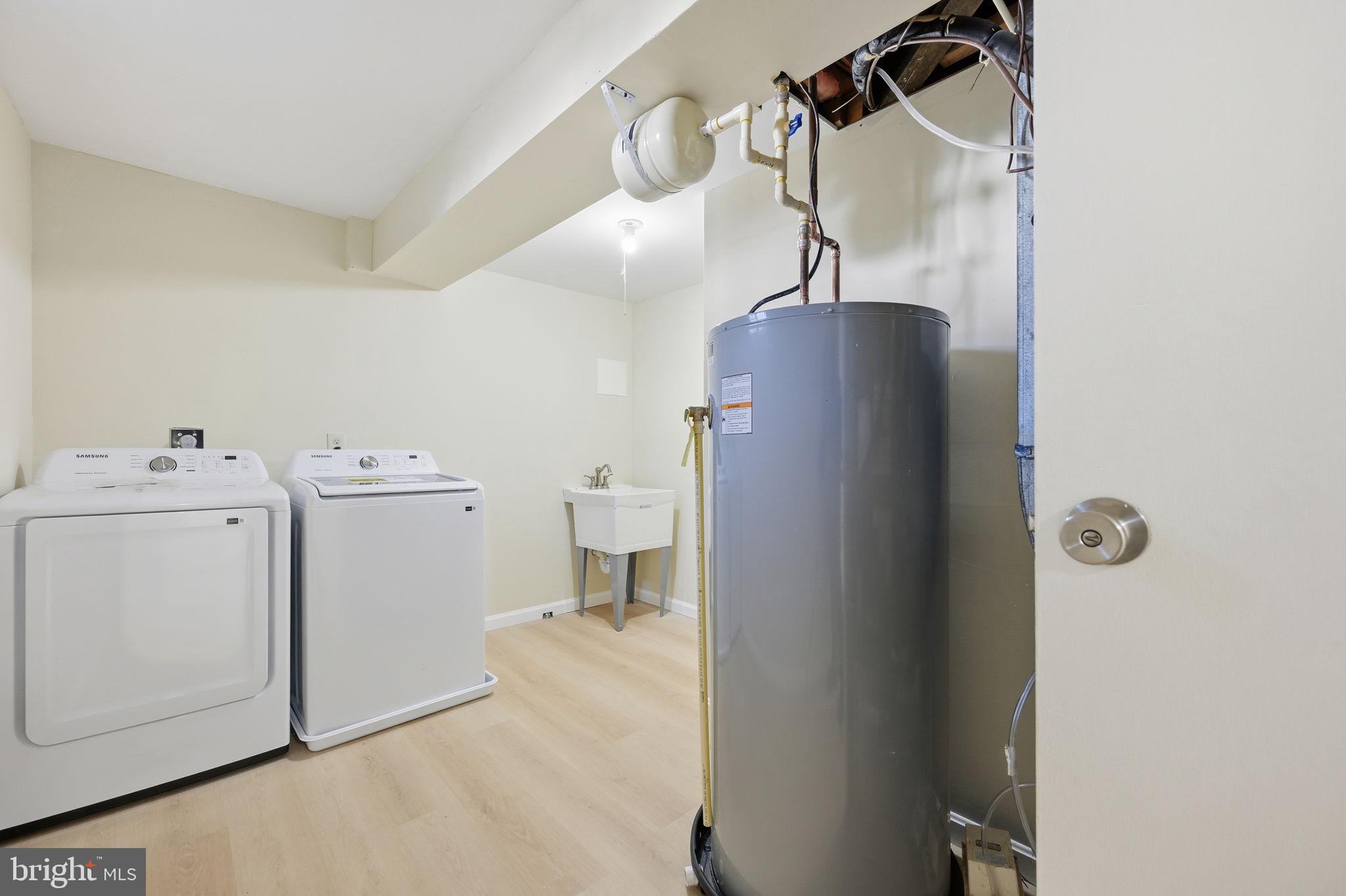 HANSON OAKS - Residential