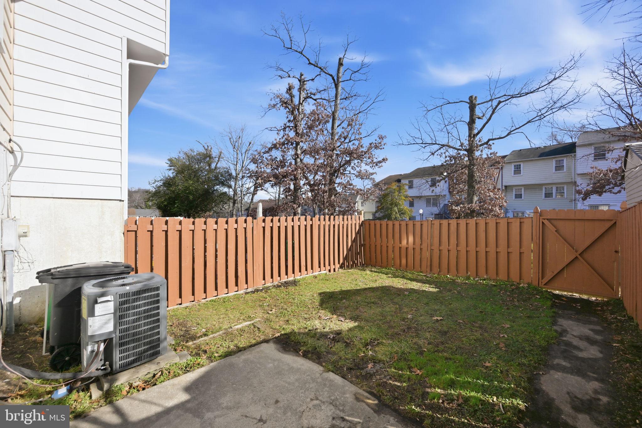 HANSON OAKS - Residential