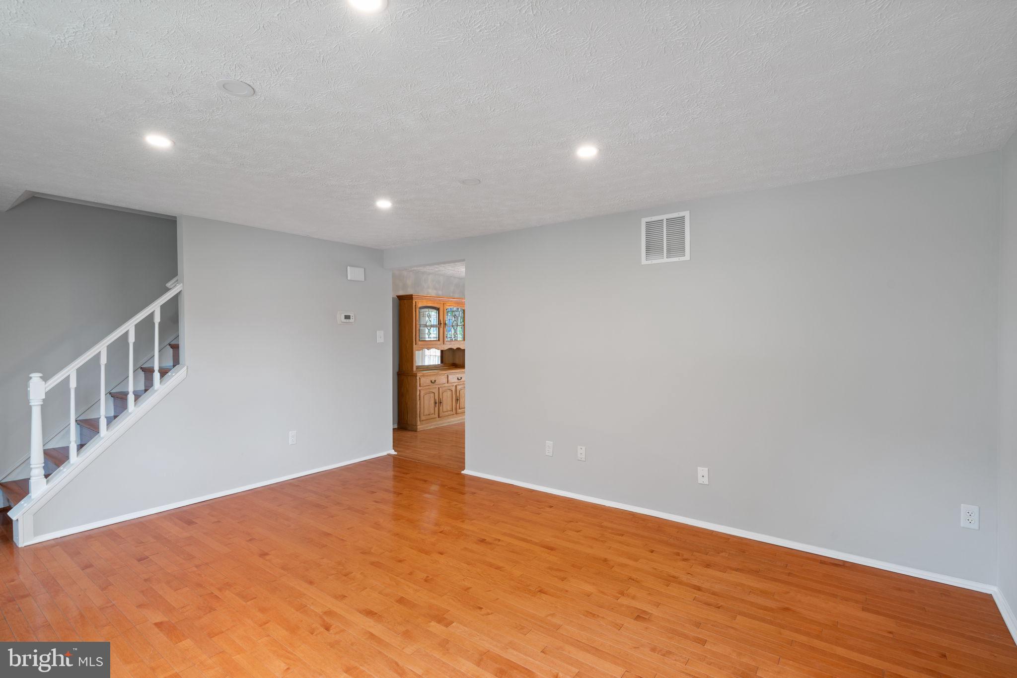 NEWINGTON FOREST - Residential Lease