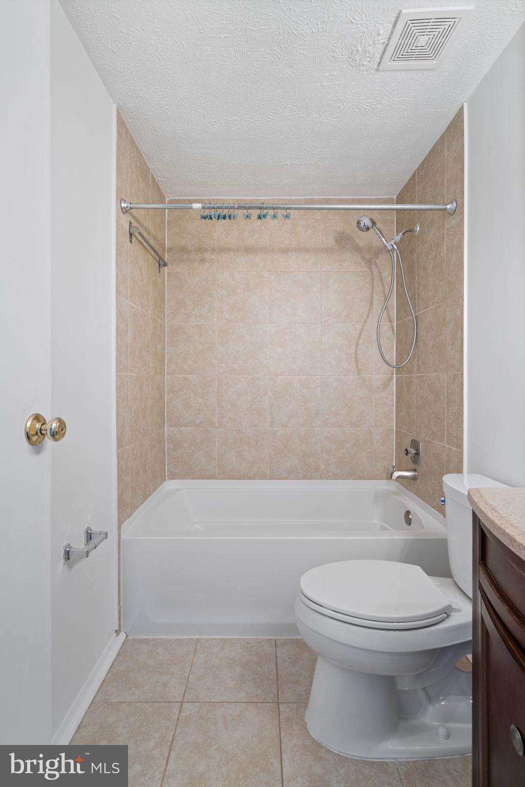 NEWINGTON FOREST - Residential Lease