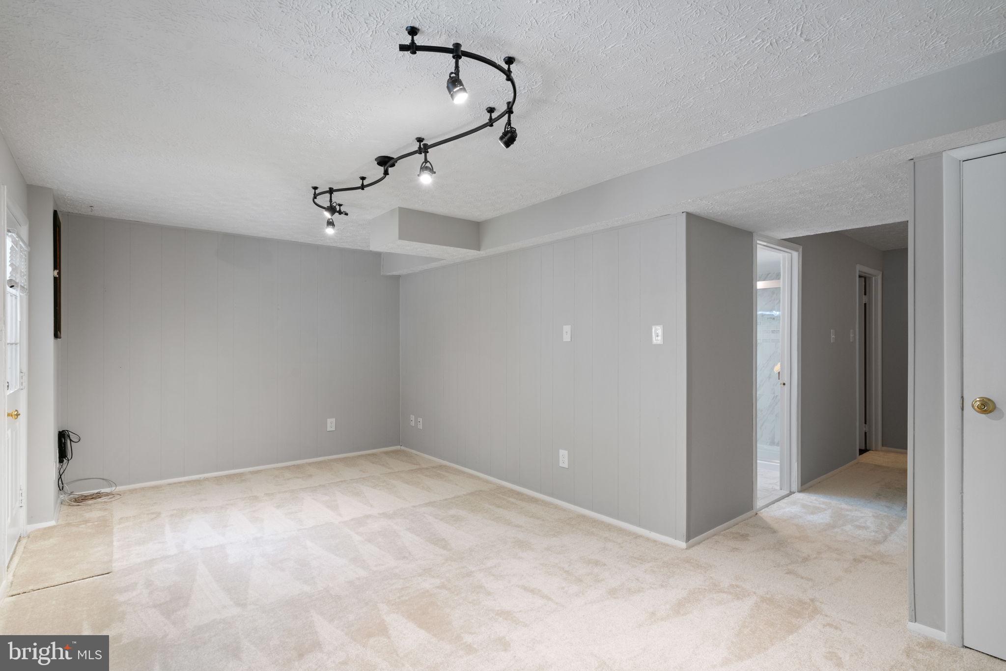 NEWINGTON FOREST - Residential Lease