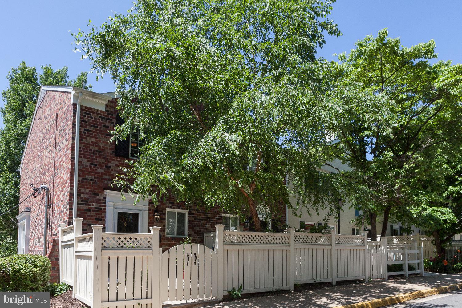 PARKSIDE AT ALEXANDRIA - Residential Lease
