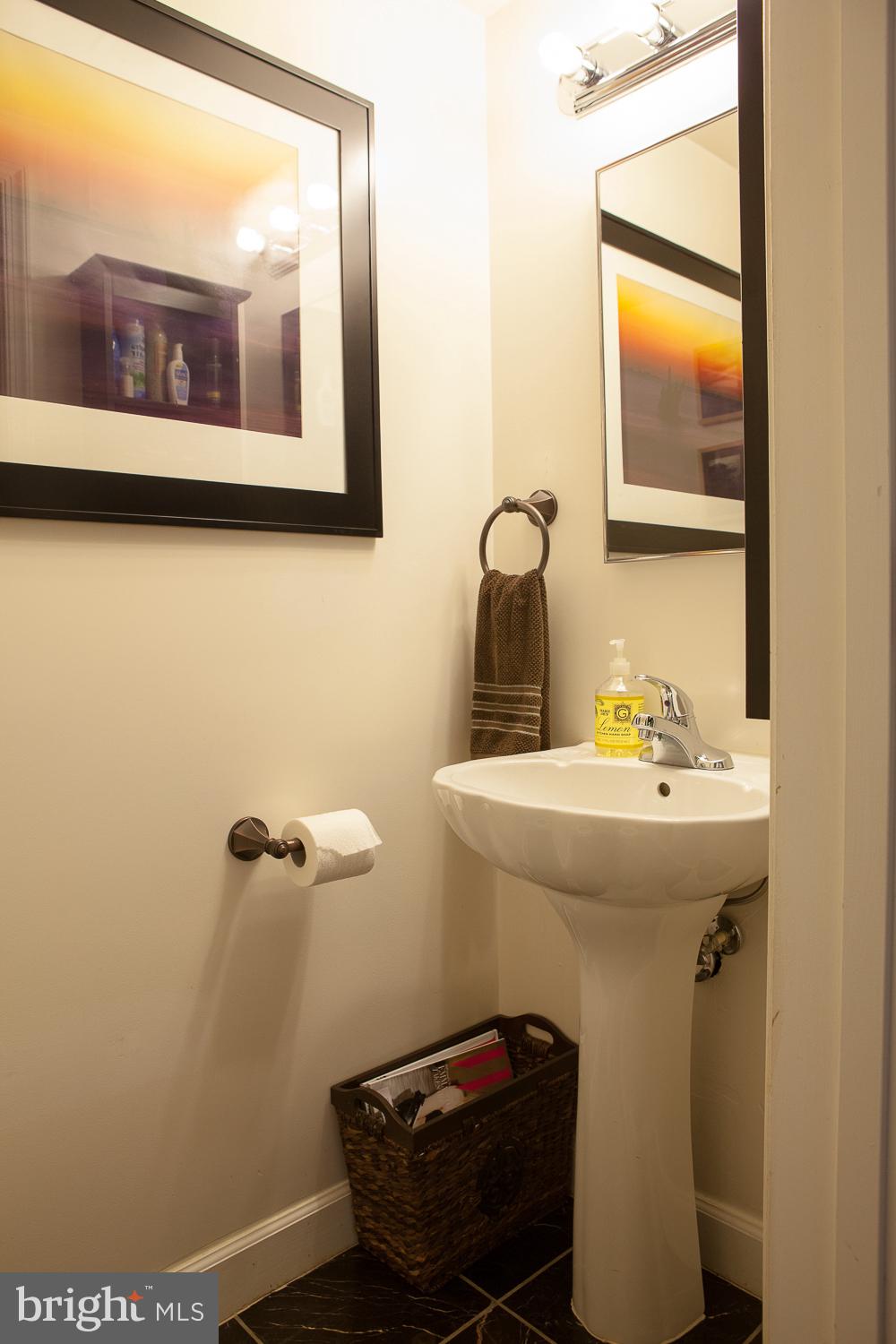PARKSIDE AT ALEXANDRIA - Residential Lease