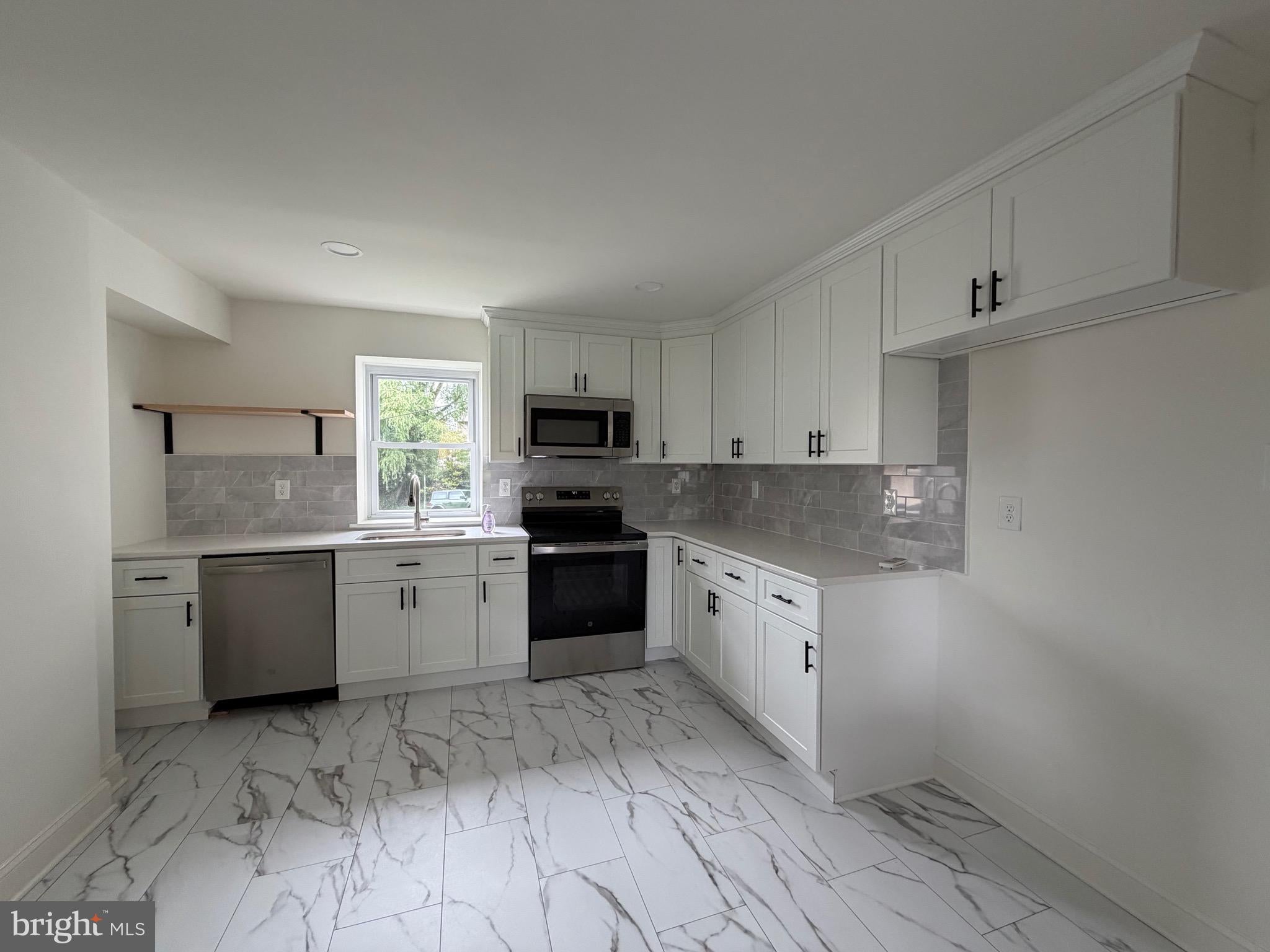 461 W 11TH AVENUE