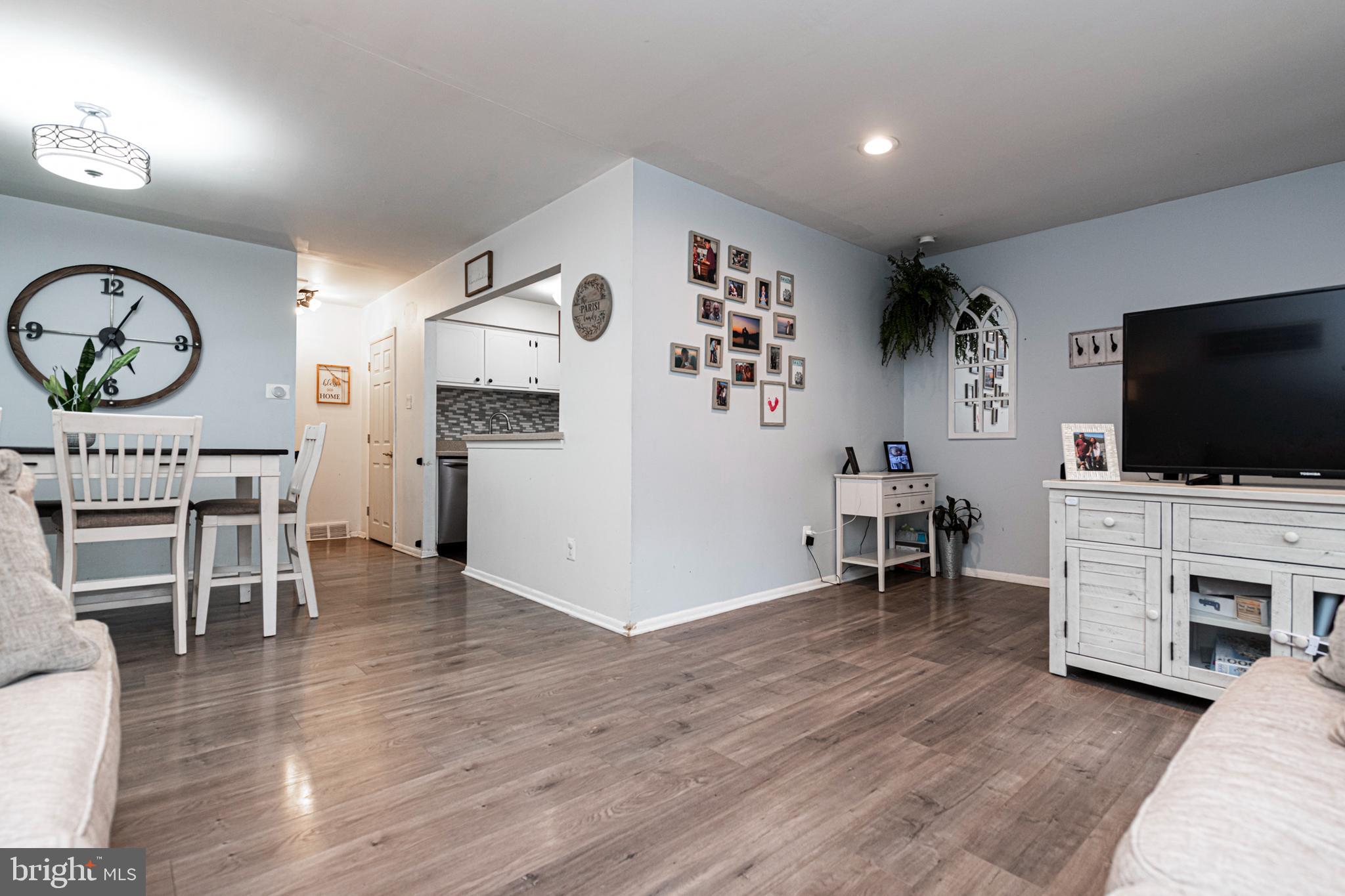 CRESTMONT FARMS - Residential