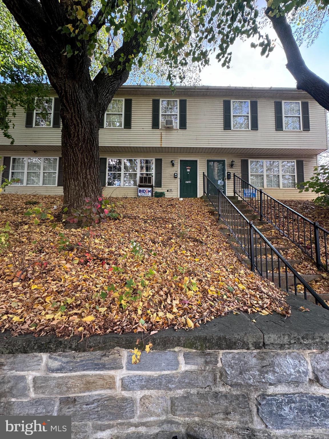 This 2-bedroom, 1.5-bathroom townhome is the perfect opportunity for investors! With a little TLC, this property can shine, making it ideal for a quick fix-and-flip or a long-term buy-and-hold. Move-in ready with a solid layout, this home offers strong after-repair value (ARV) potential. Don’t miss out on a great investment in a high-demand area—this one won’t last long! Sold in as-is condition. Buyer responsible for covering 2% transfer tax.