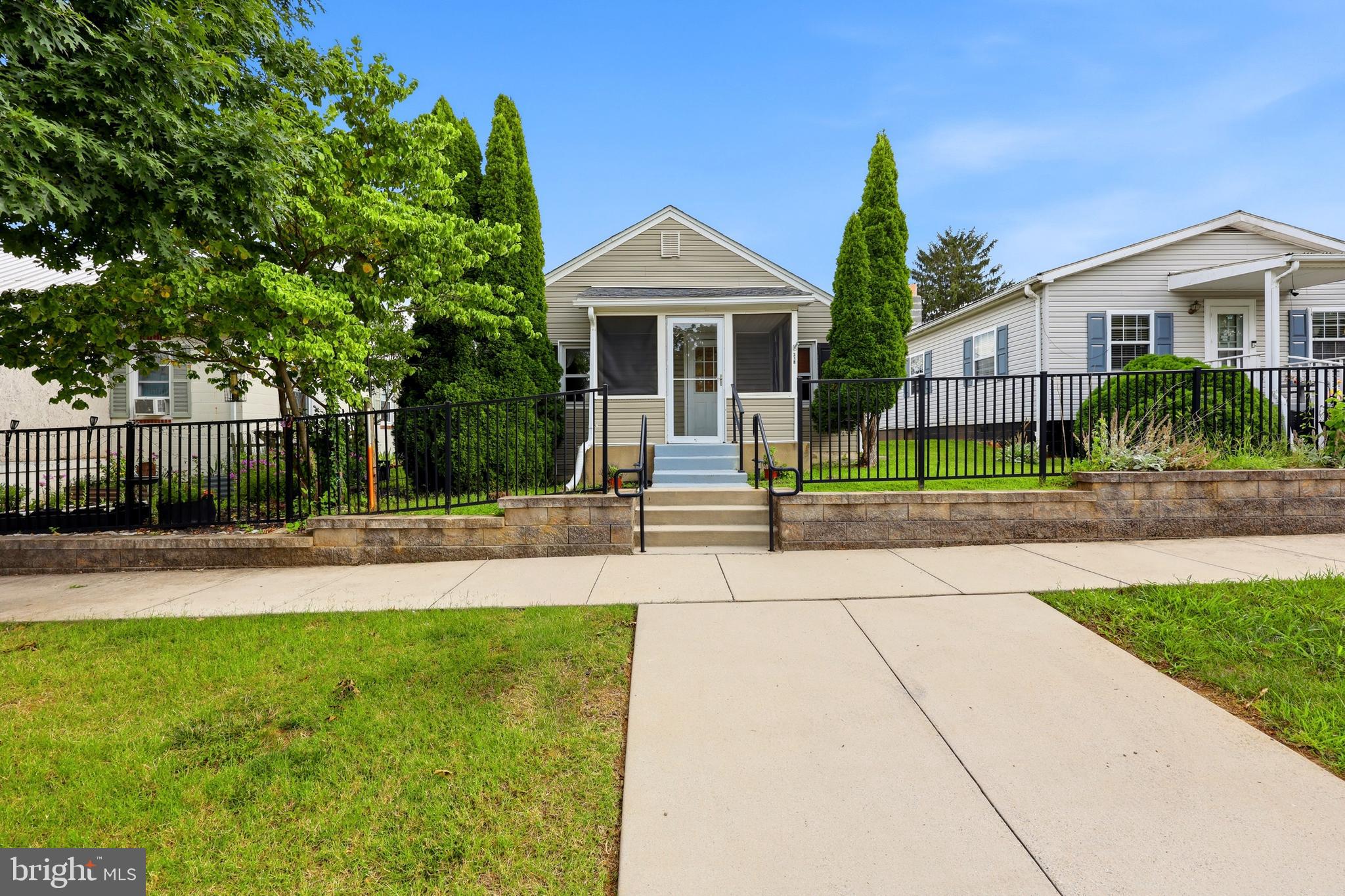 218 N FAIRFAX BOULEVARD
