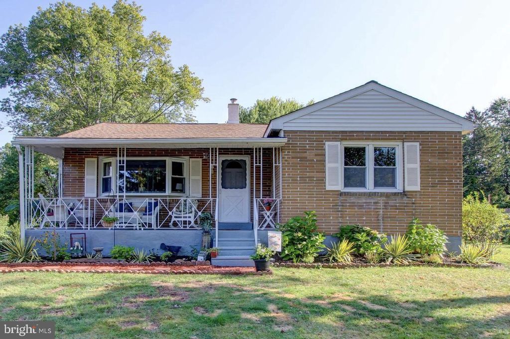 Photo of 987 Jacks Lane, LANSDALE, PA 19446 (MLS # PAMC2165592)