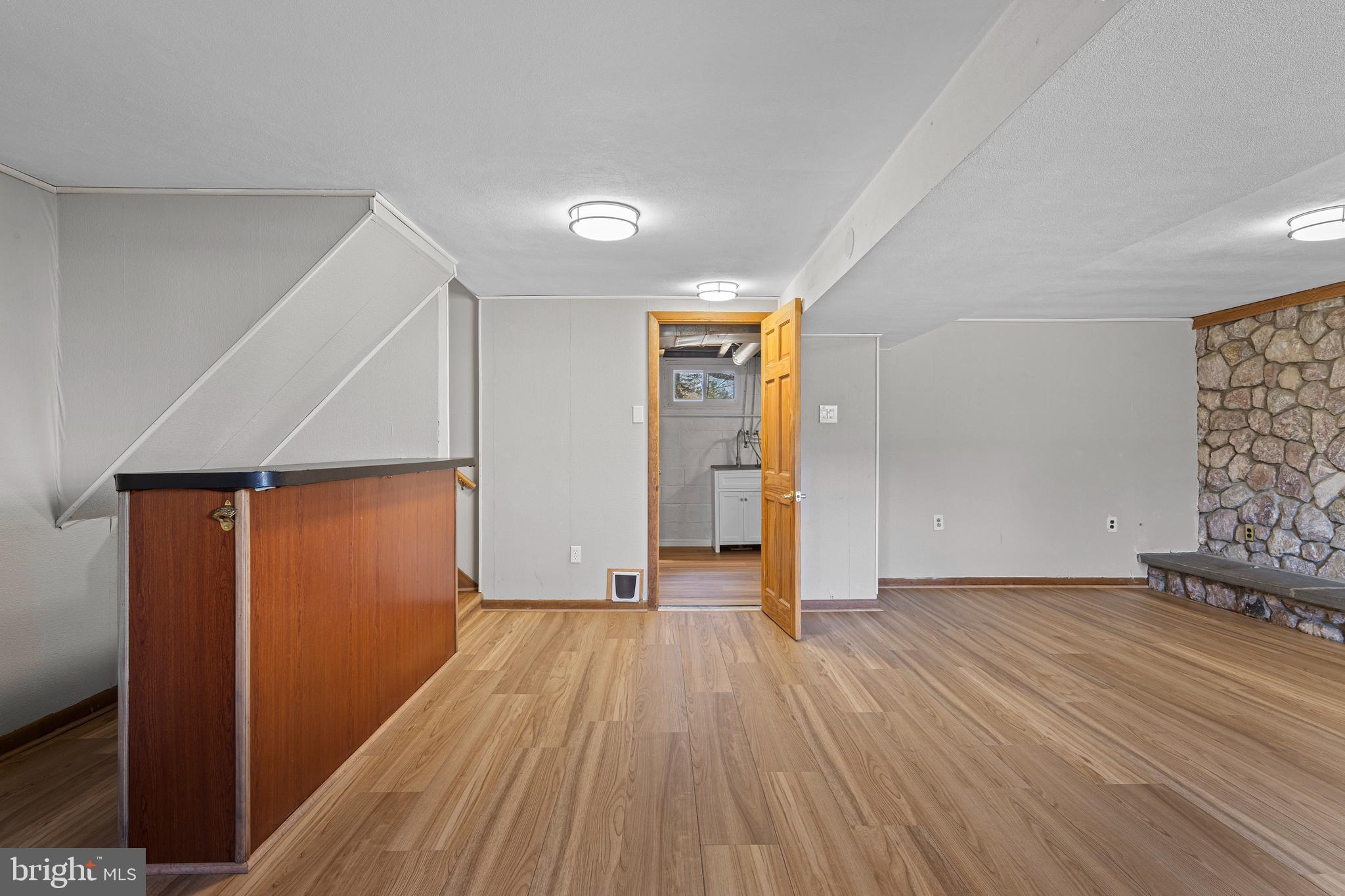 GARRETT HILL - Residential