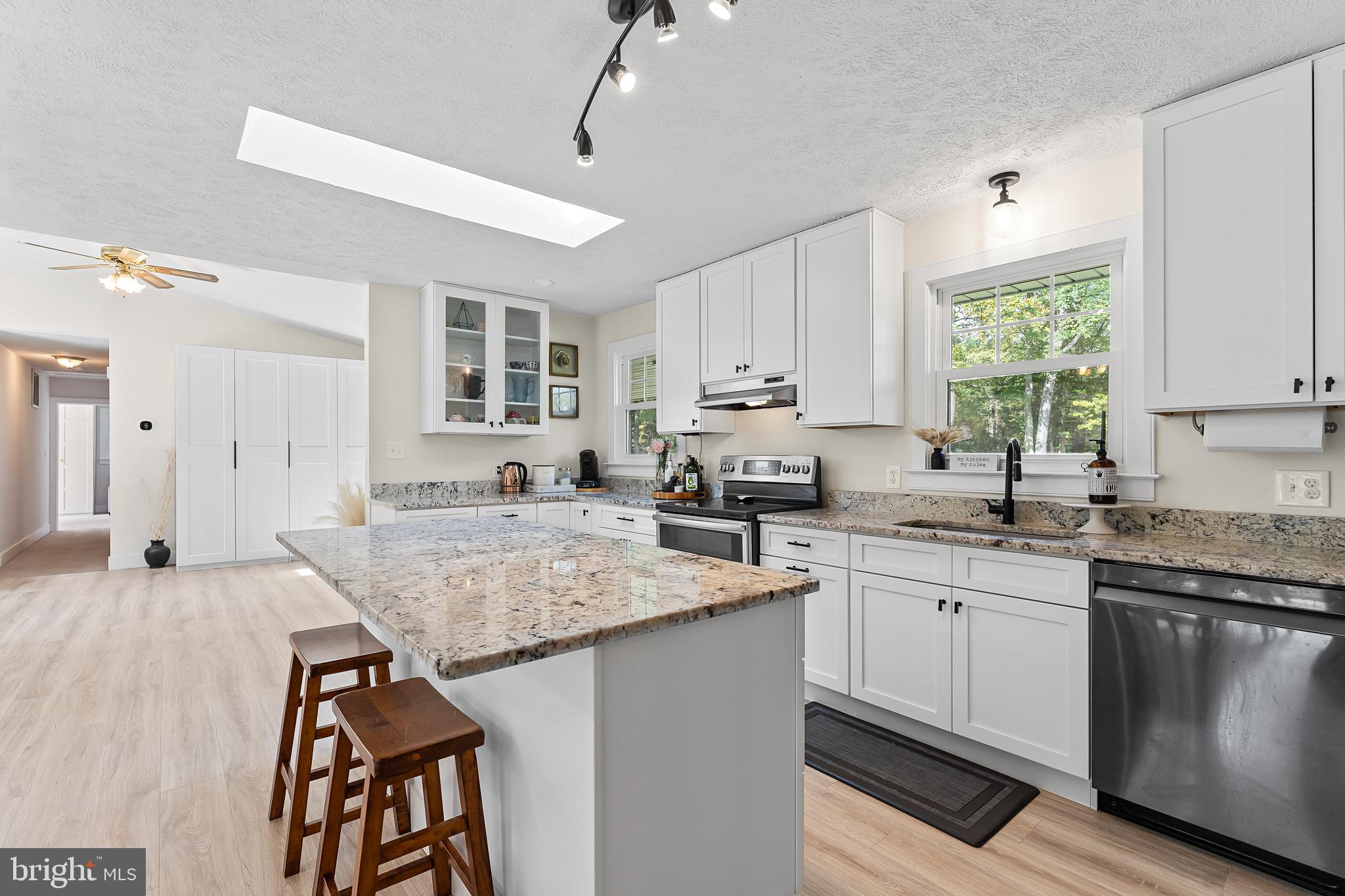 WHITE OAK - Residential