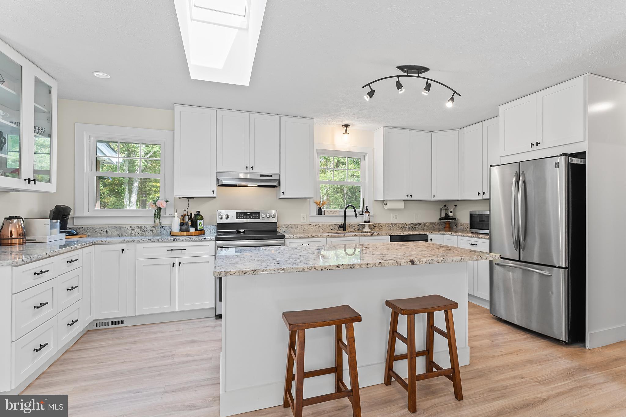 WHITE OAK - Residential