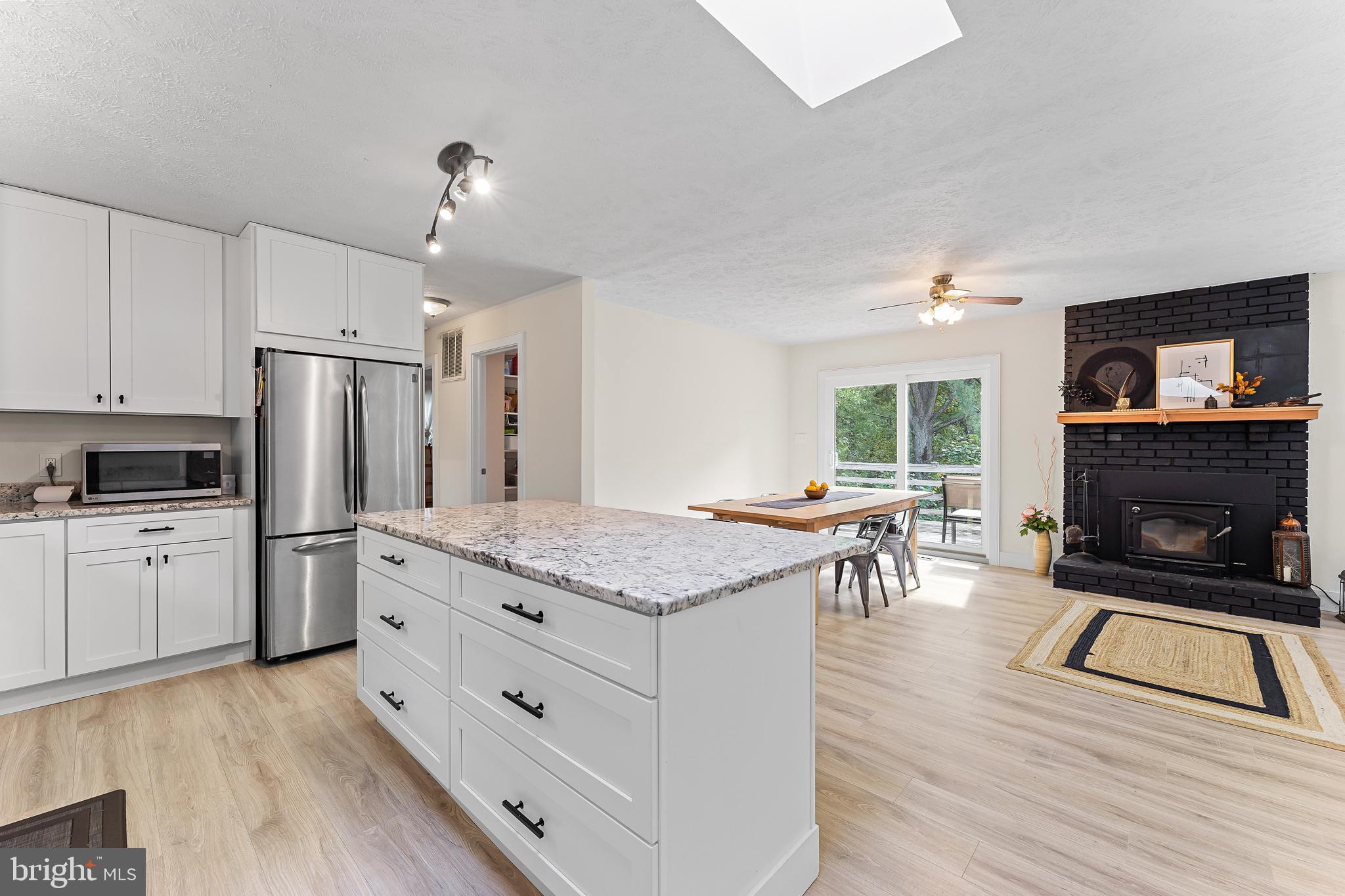 WHITE OAK - Residential