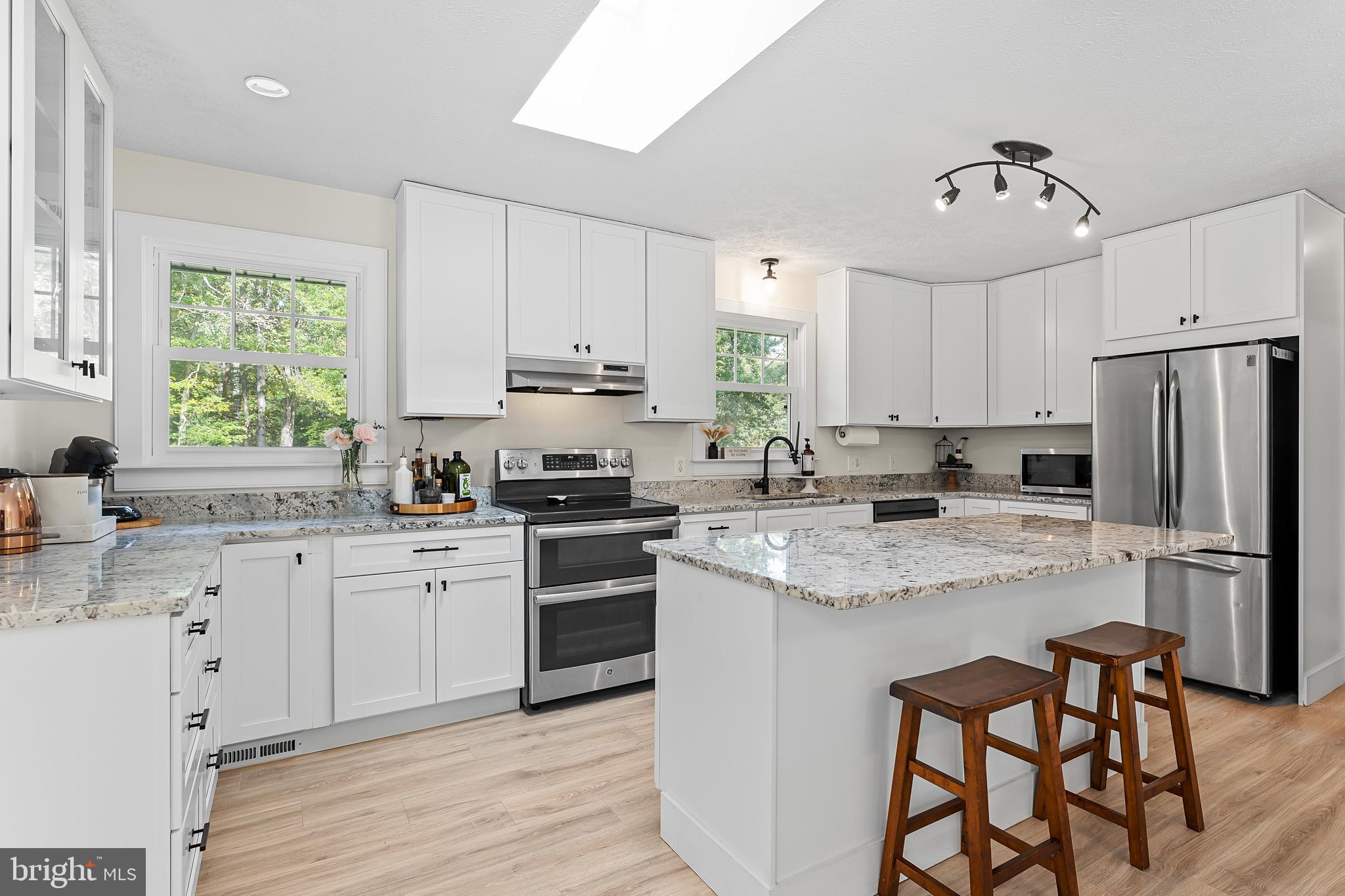 WHITE OAK - Residential