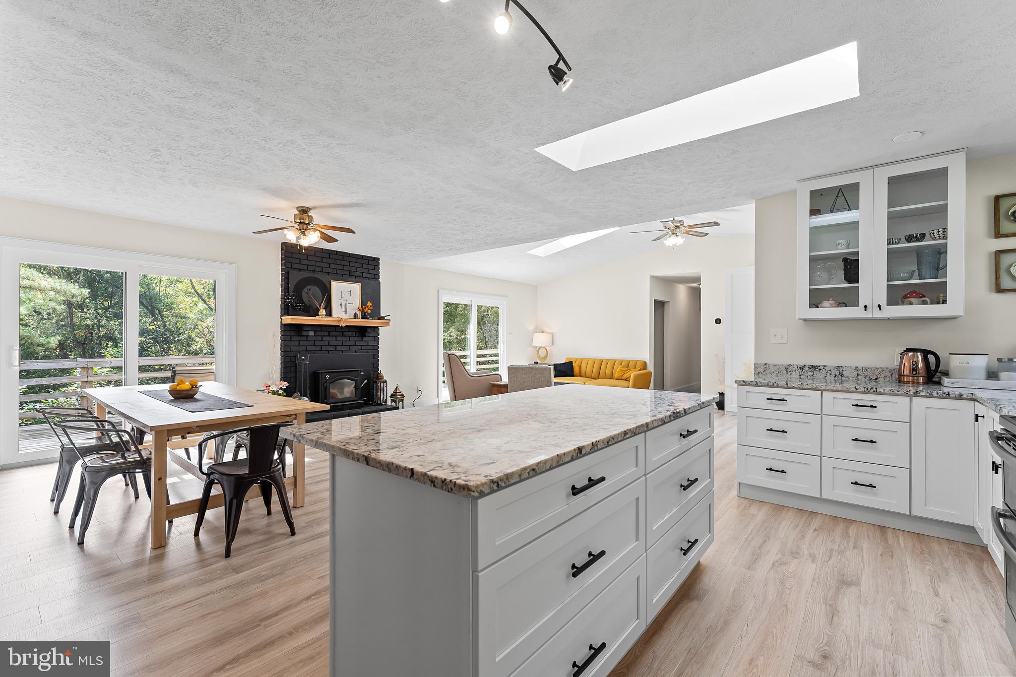 WHITE OAK - Residential