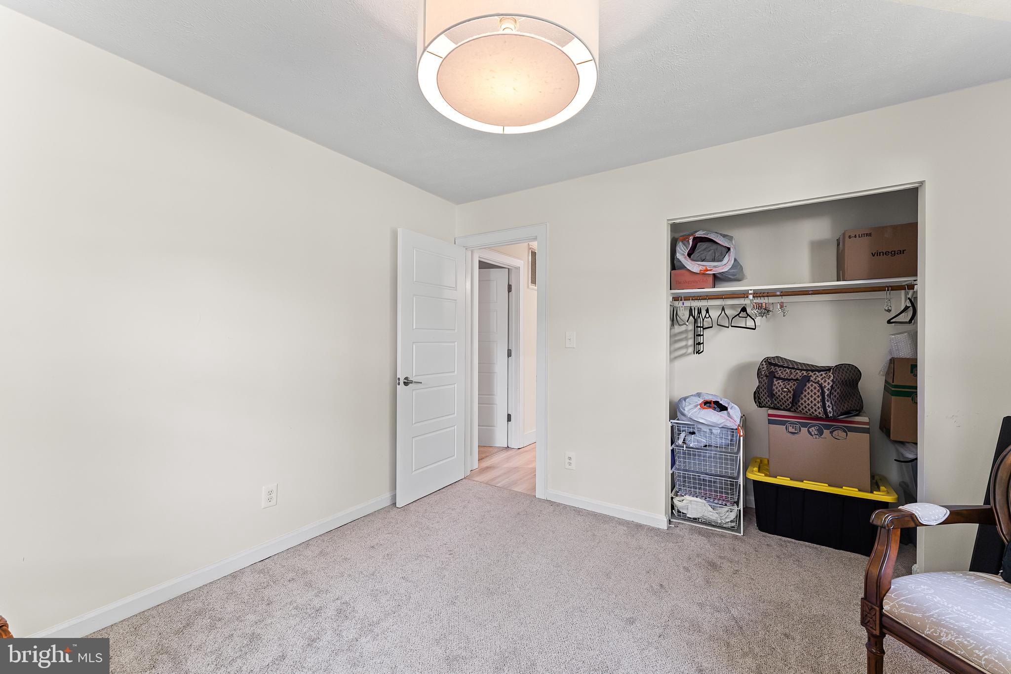 WHITE OAK - Residential