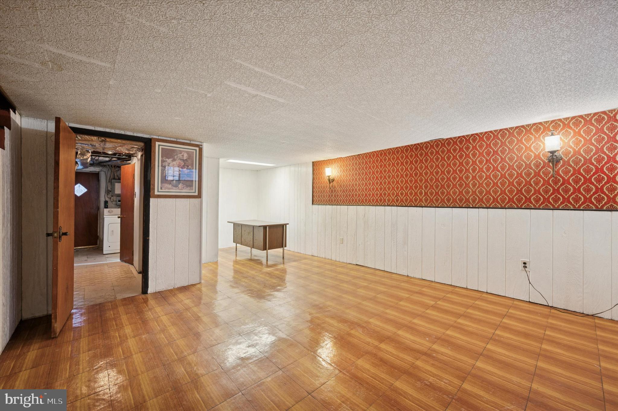 LAWNCREST - Residential