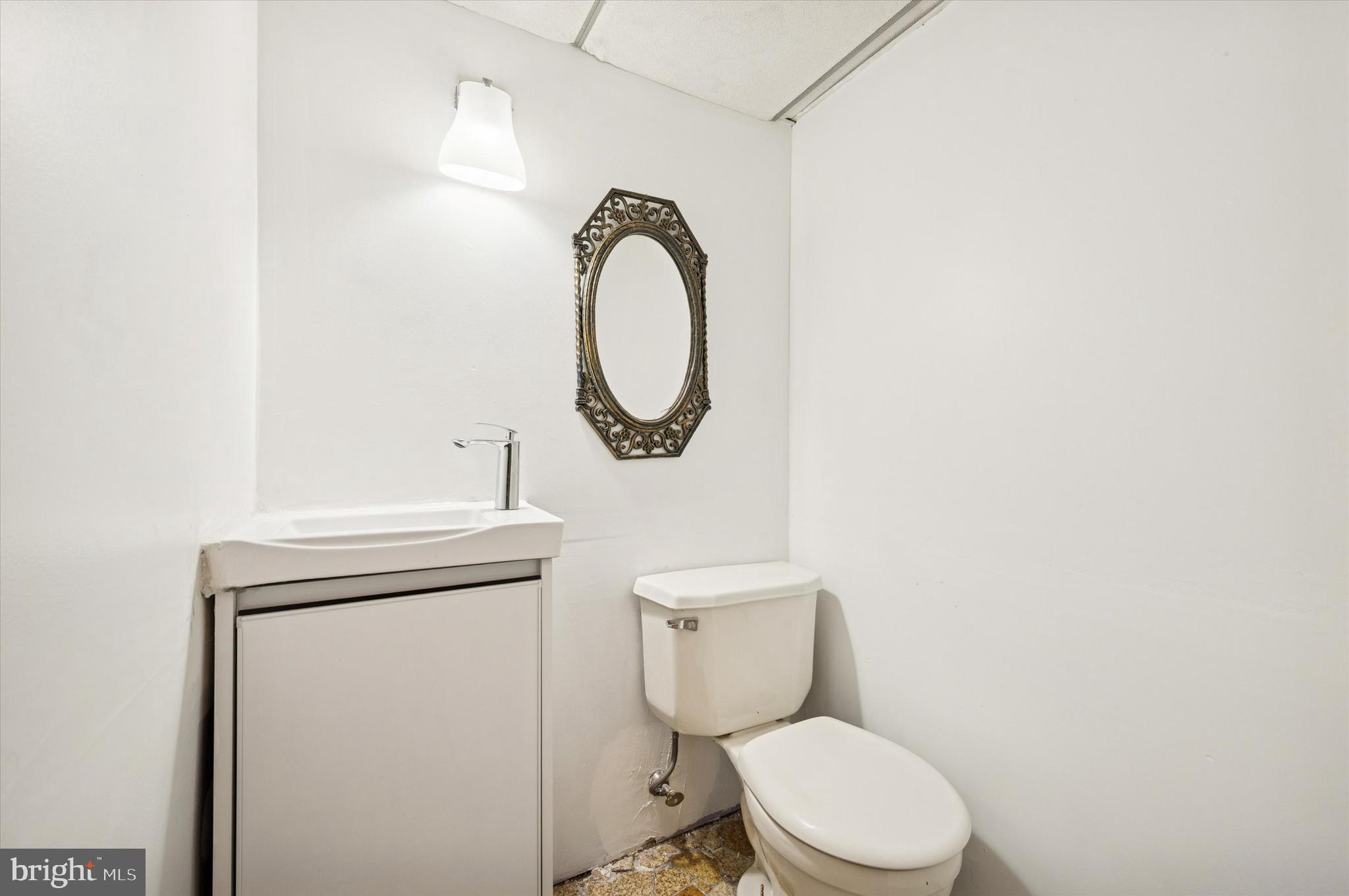 LAWNCREST - Residential