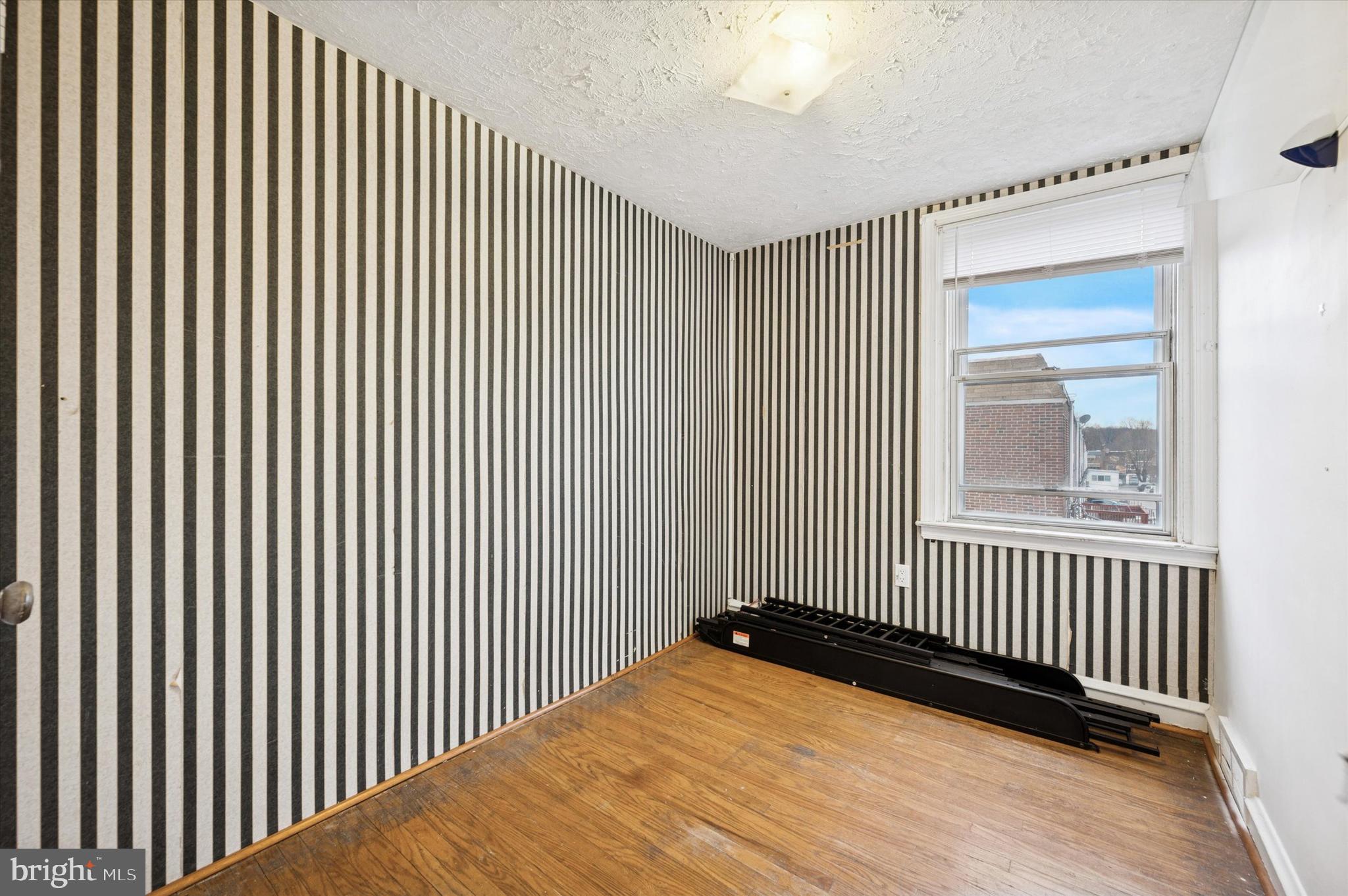 LAWNCREST - Residential