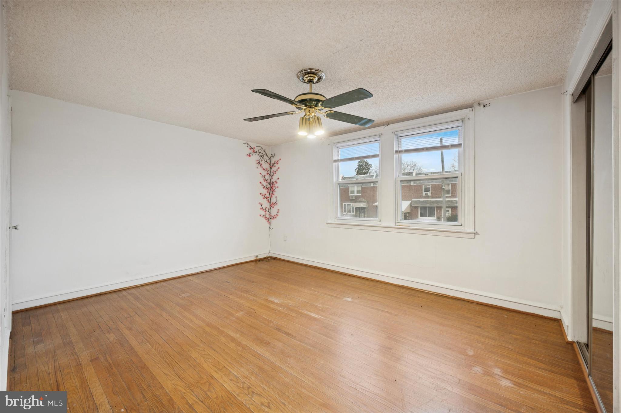 LAWNCREST - Residential