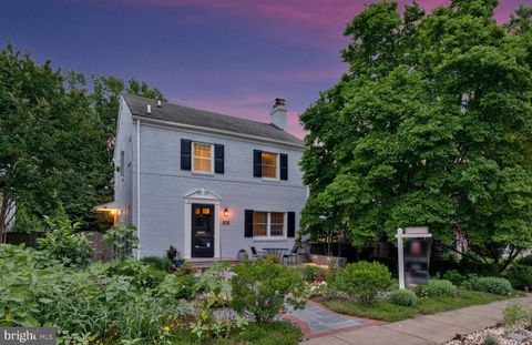 917 26TH STREET S ARLINGTON VA 22202