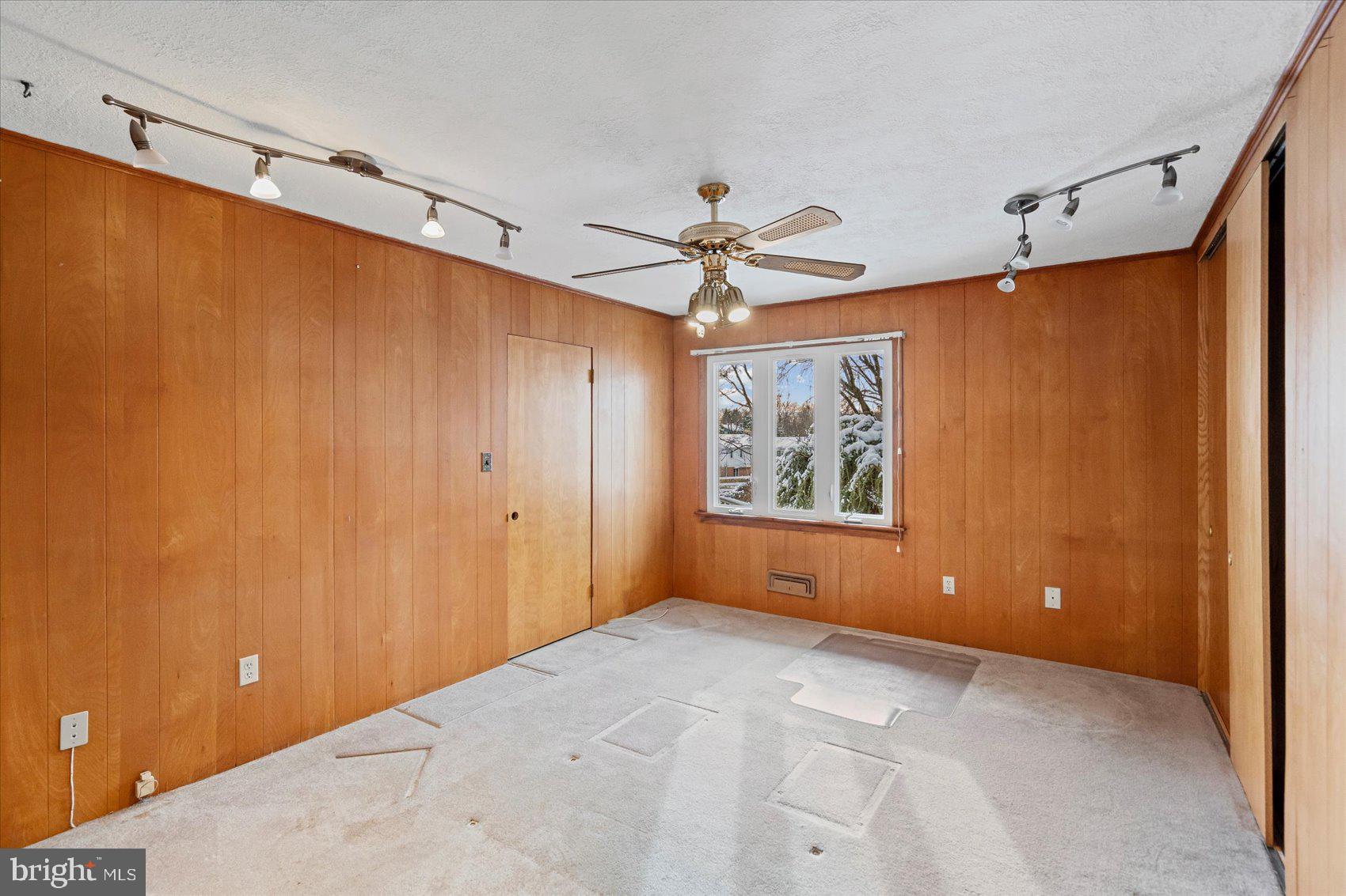 MINE BANK - Residential