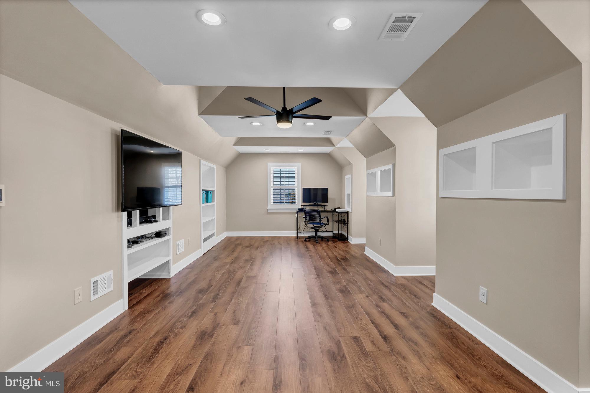 FULL CRY FARM - Residential