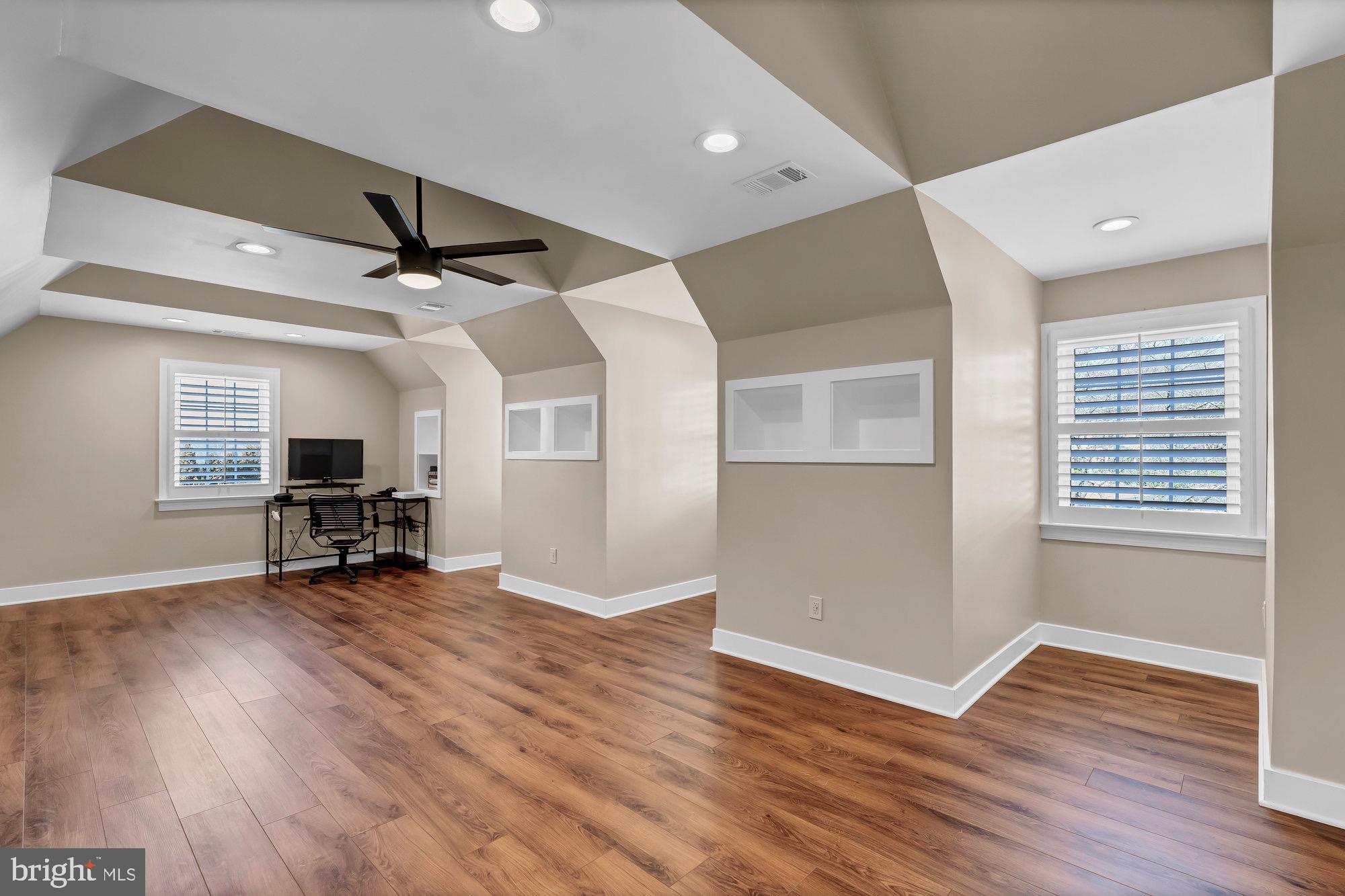 FULL CRY FARM - Residential