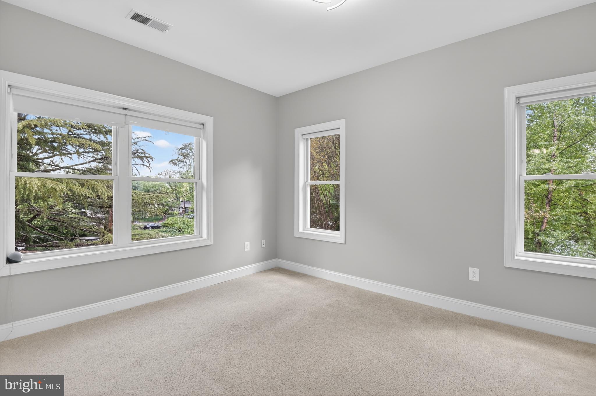 WHITE FLINT PARK - Residential