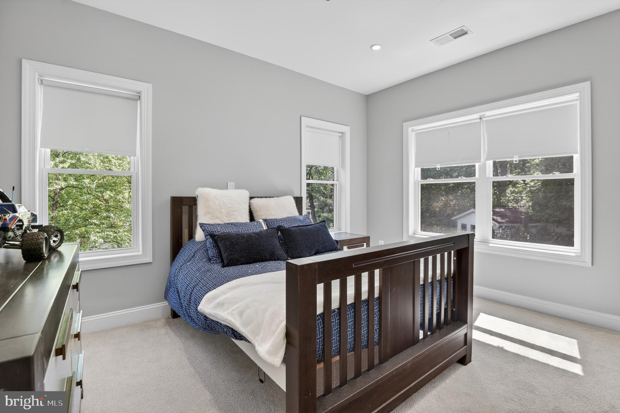 WHITE FLINT PARK - Residential