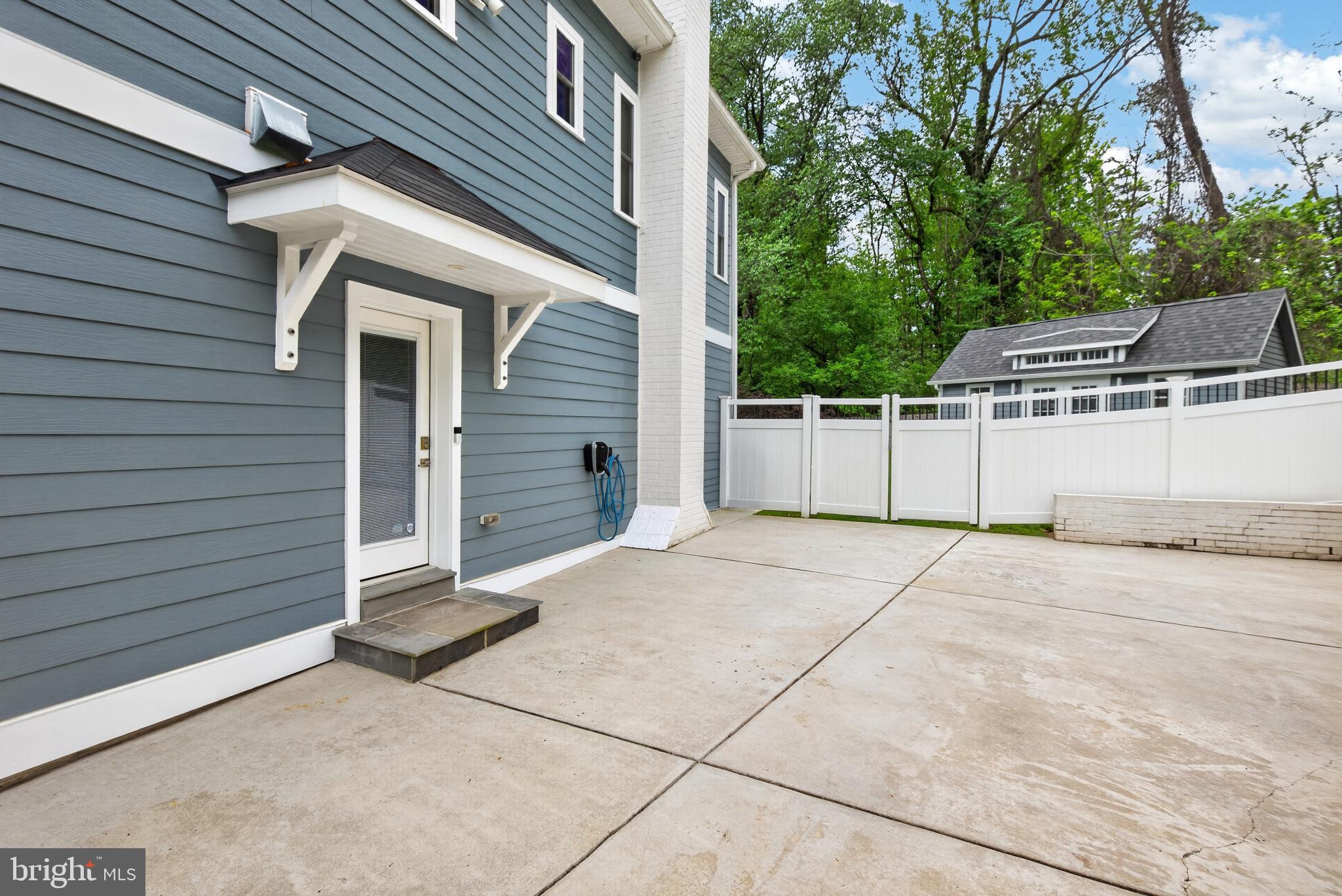 WHITE FLINT PARK - Residential