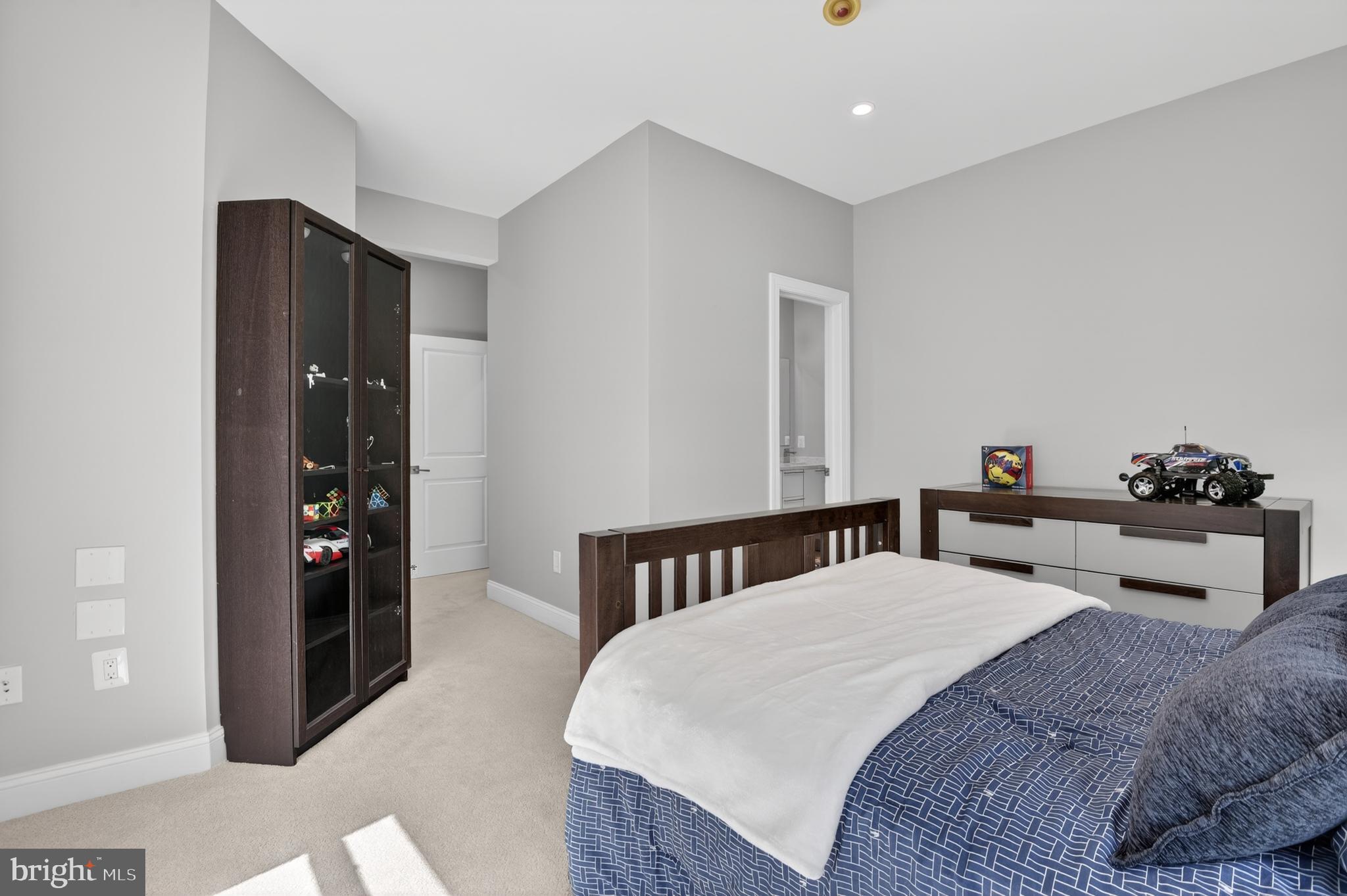 WHITE FLINT PARK - Residential