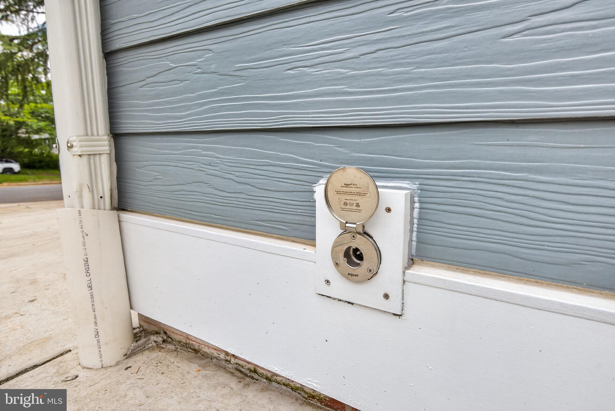 WHITE FLINT PARK - Residential